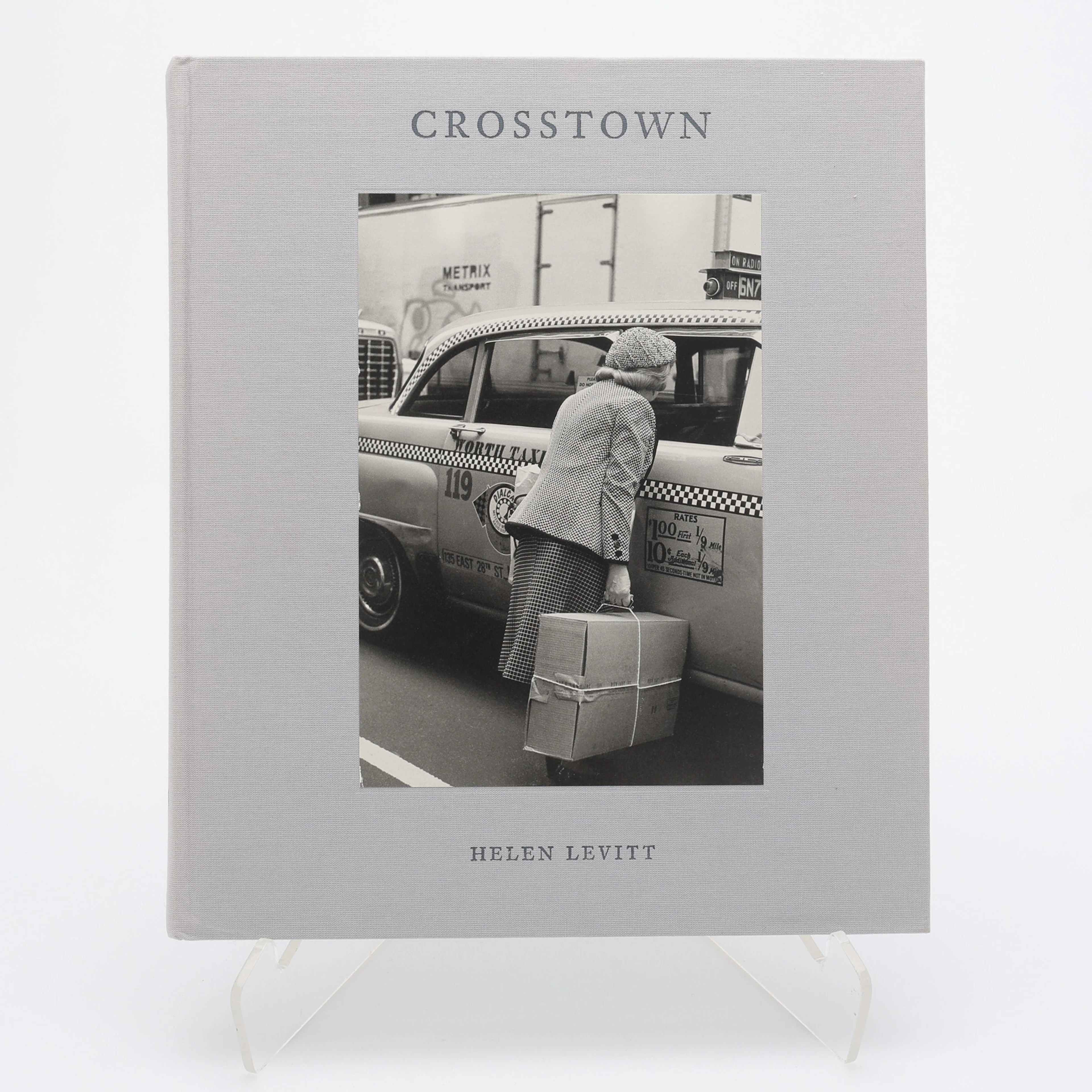 FOTO. DEN AMERIKANSKE FOTOGRAFEN HELEN LEVITTS "CROSSTOWN" I FÖRSTA