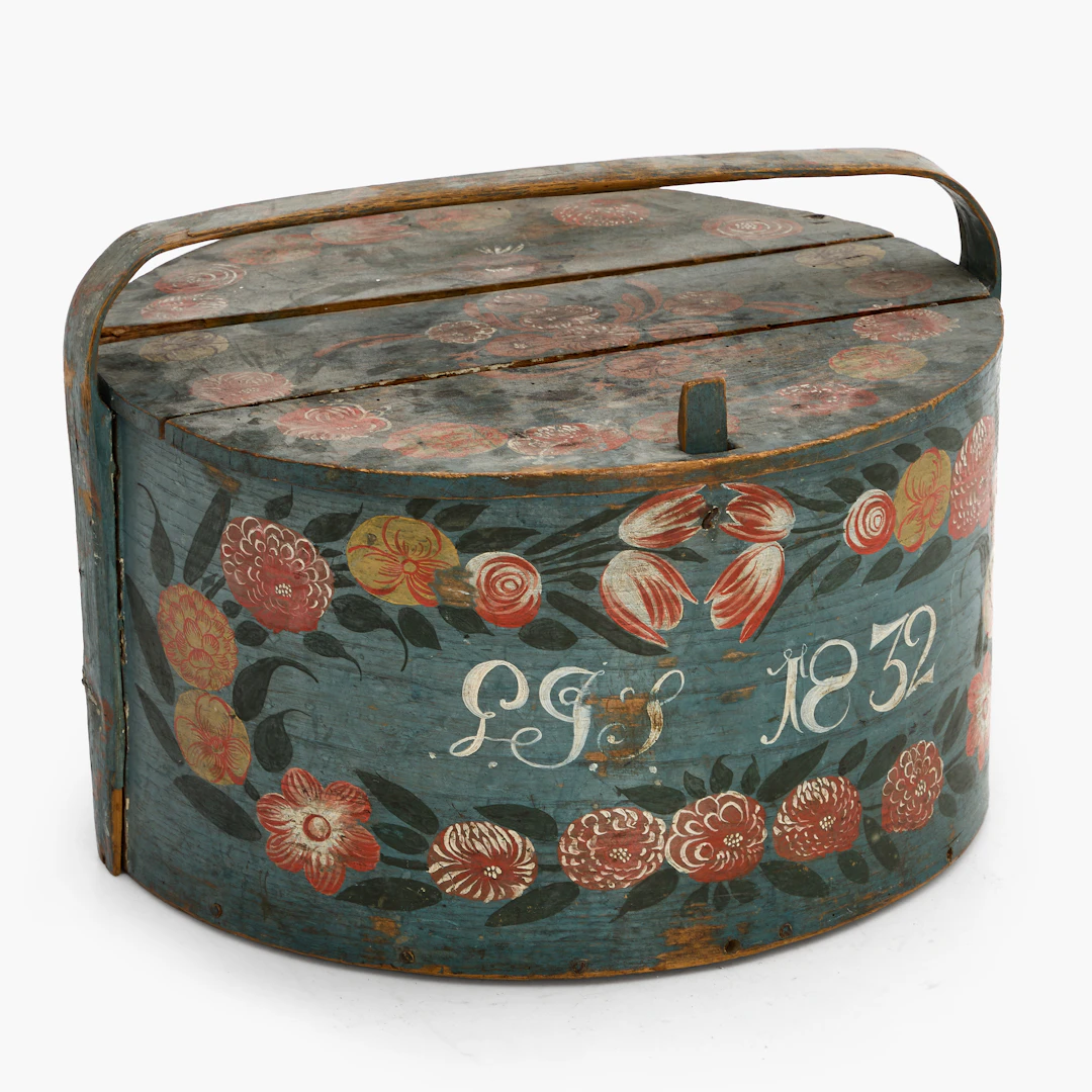 SVEPASK, daterad 1832 med ägarmonogram, Bohuslän, rund med lock, blå