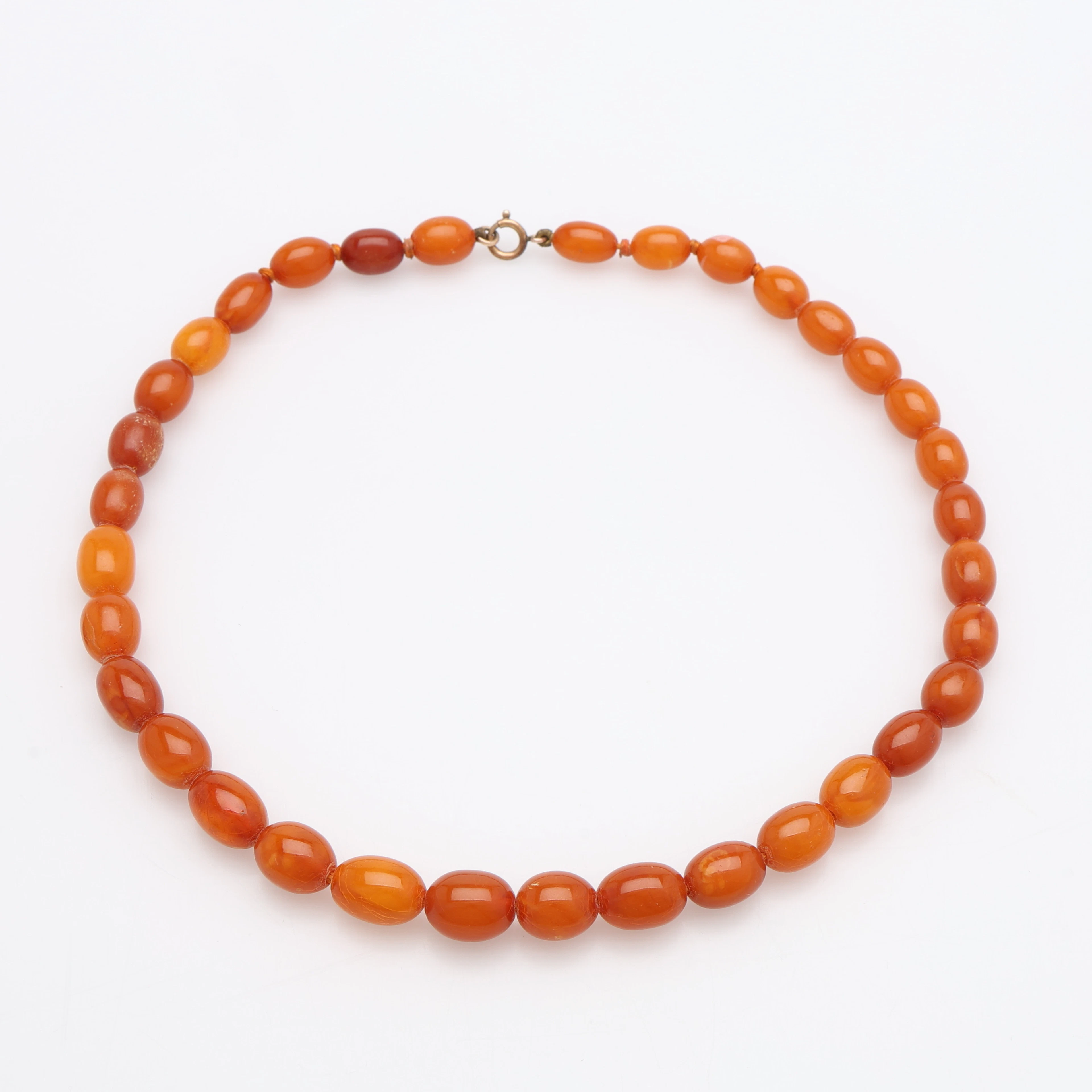 COLLIER, DOSERAD BÄRNSTEN, 1900-TAL.