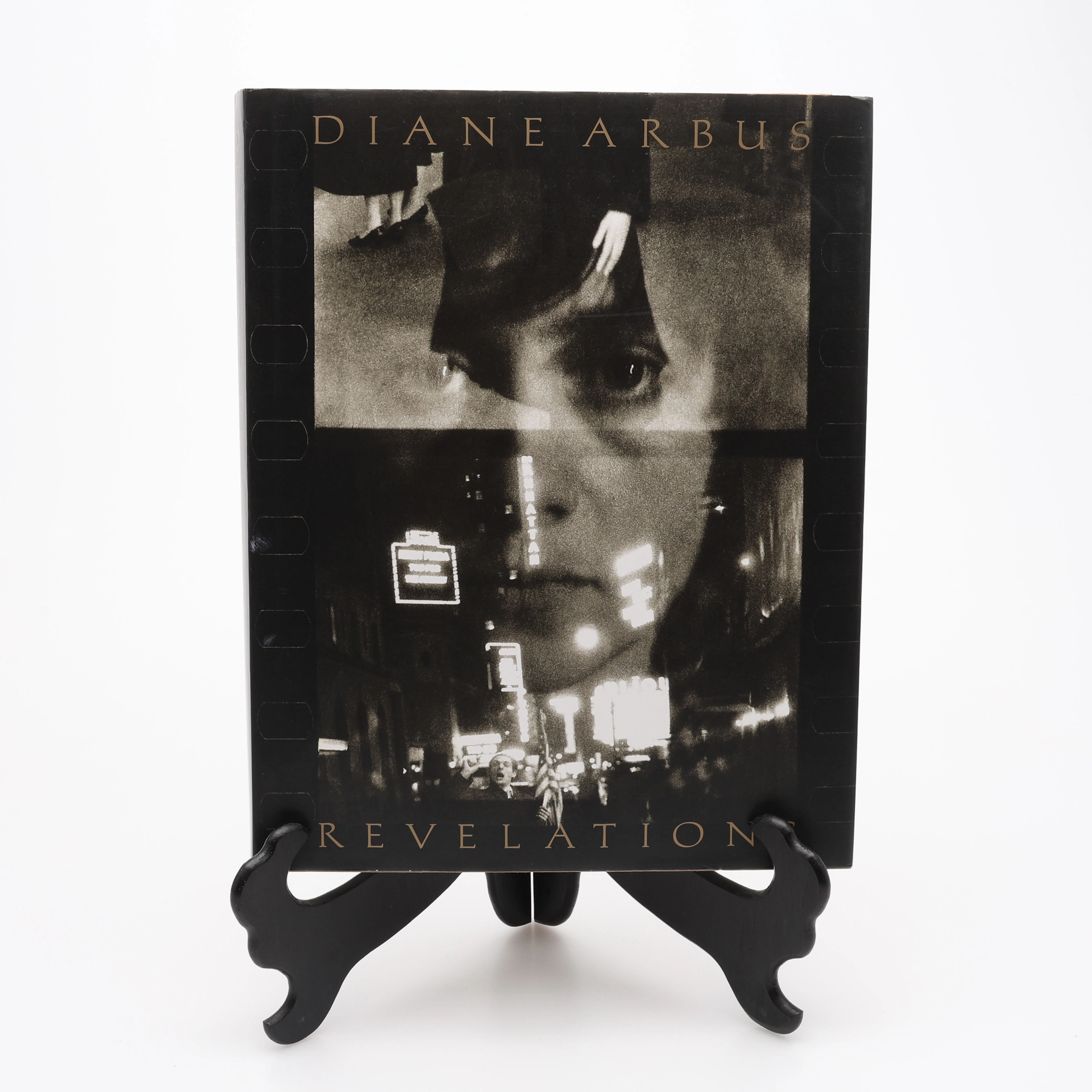 FOTO. DEN AMERIKANSKE FOTOGRAFEN DIANE ARBUS "RELEVATIONS" I FÖRSTA