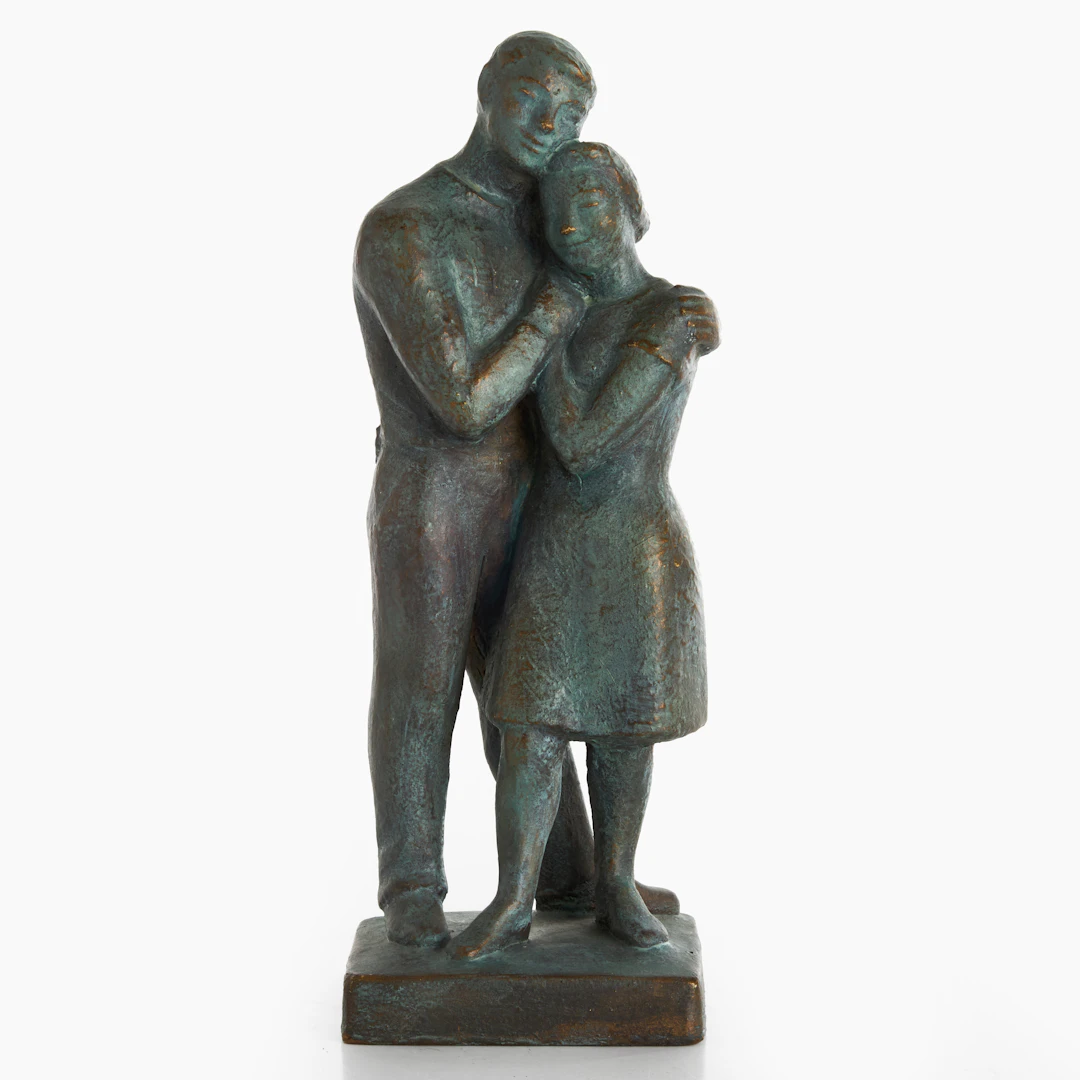 DAVID WRETLING (1901-1986). Omfamnande par, signerad, numrerad, skulptur
