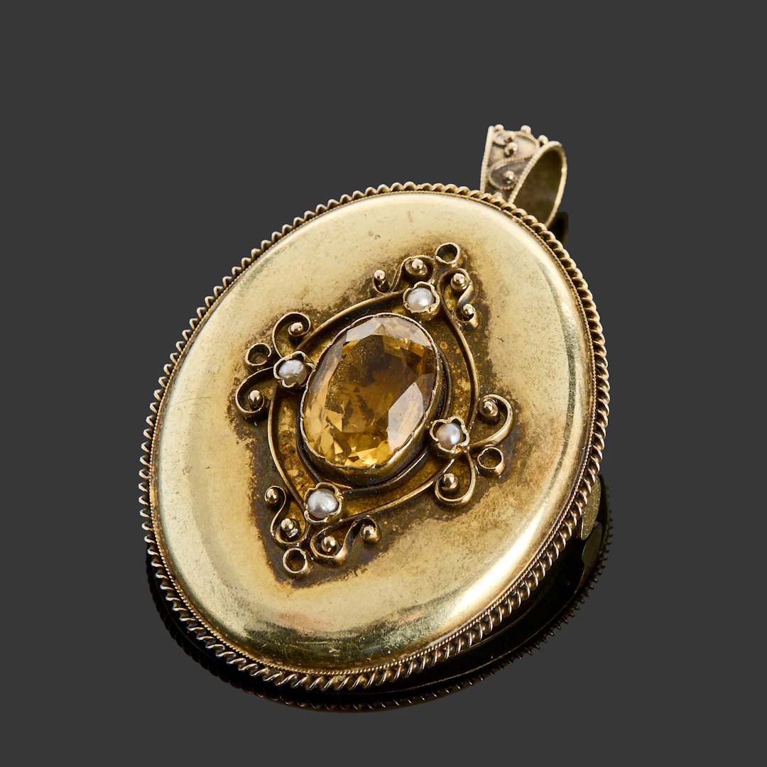 BROSCH/HÄNGE, 14k guld dekorerat med en citrin samt 4 st pärlor, 1930-tal.