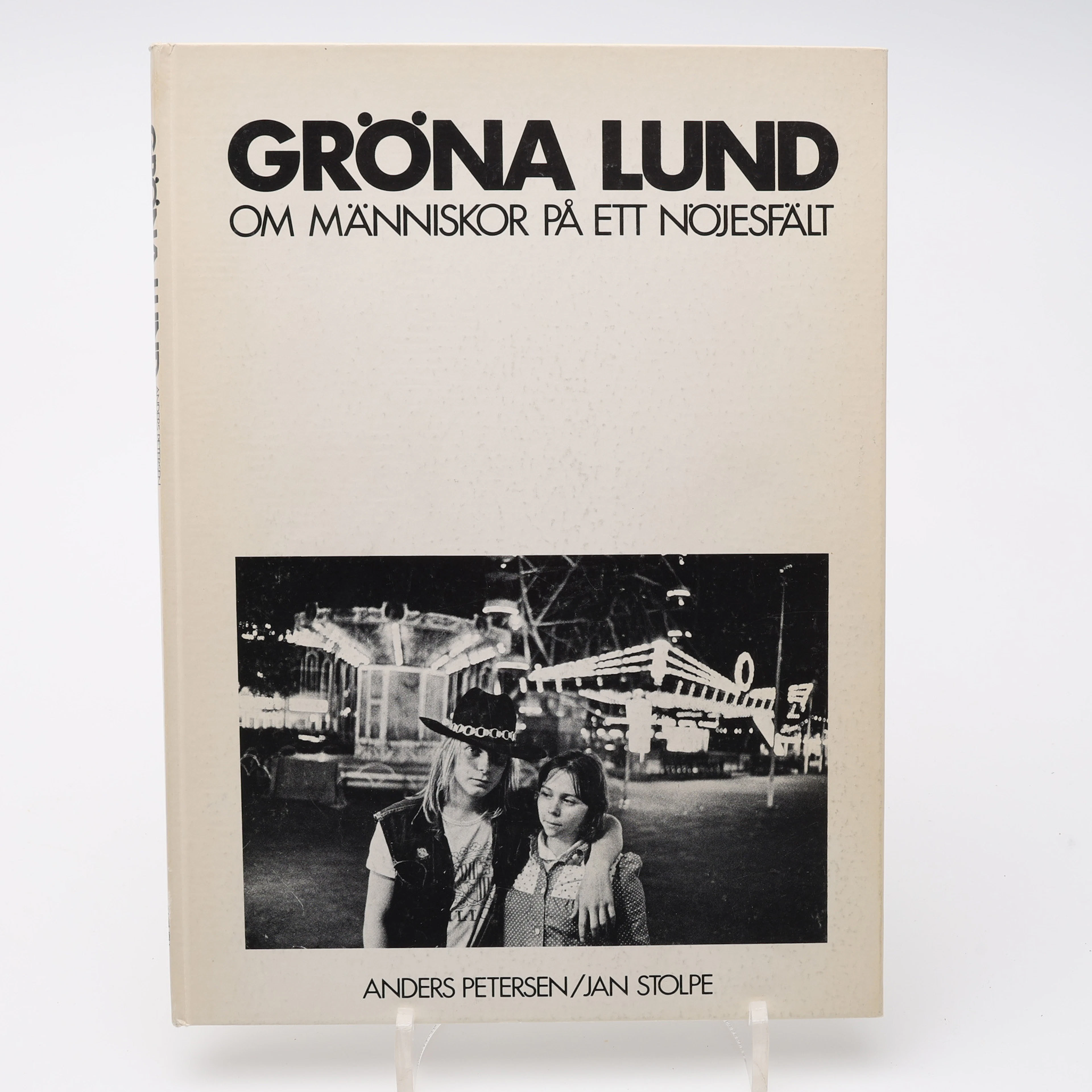 FOTOGRAFI. ANDERS PETERSENS DEBUTBOK GRÖNA LUND SOM VÄCKTE SKANDAL