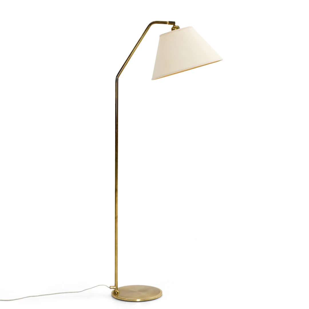 GOLVLAMPA, typ G 131, Nya Öia, etikettmärkt, mässing.