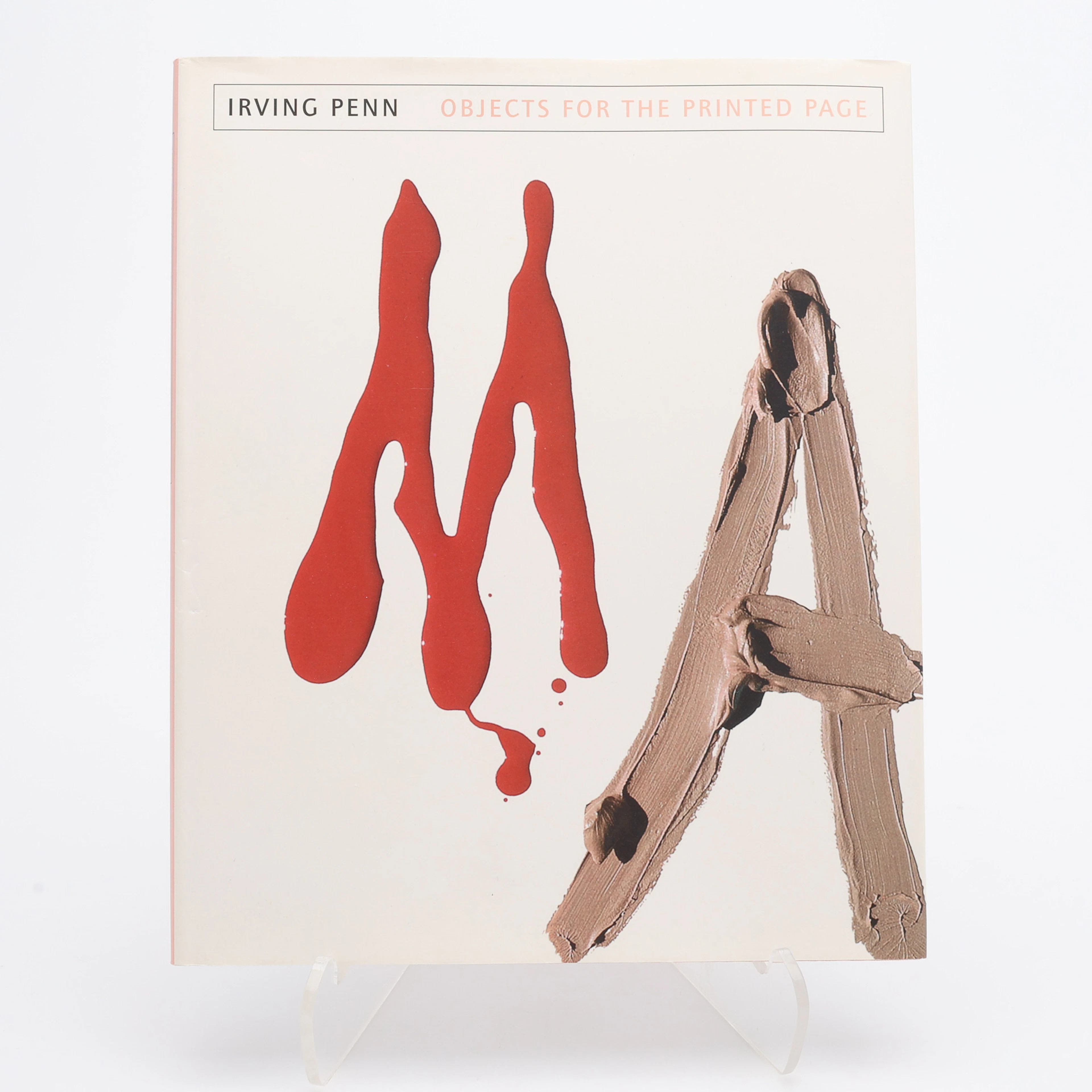 IRVING PENNS UTSTÄLLNINGSBOK "OBJECTS FOR THE PRINTED PAGE", 2001.