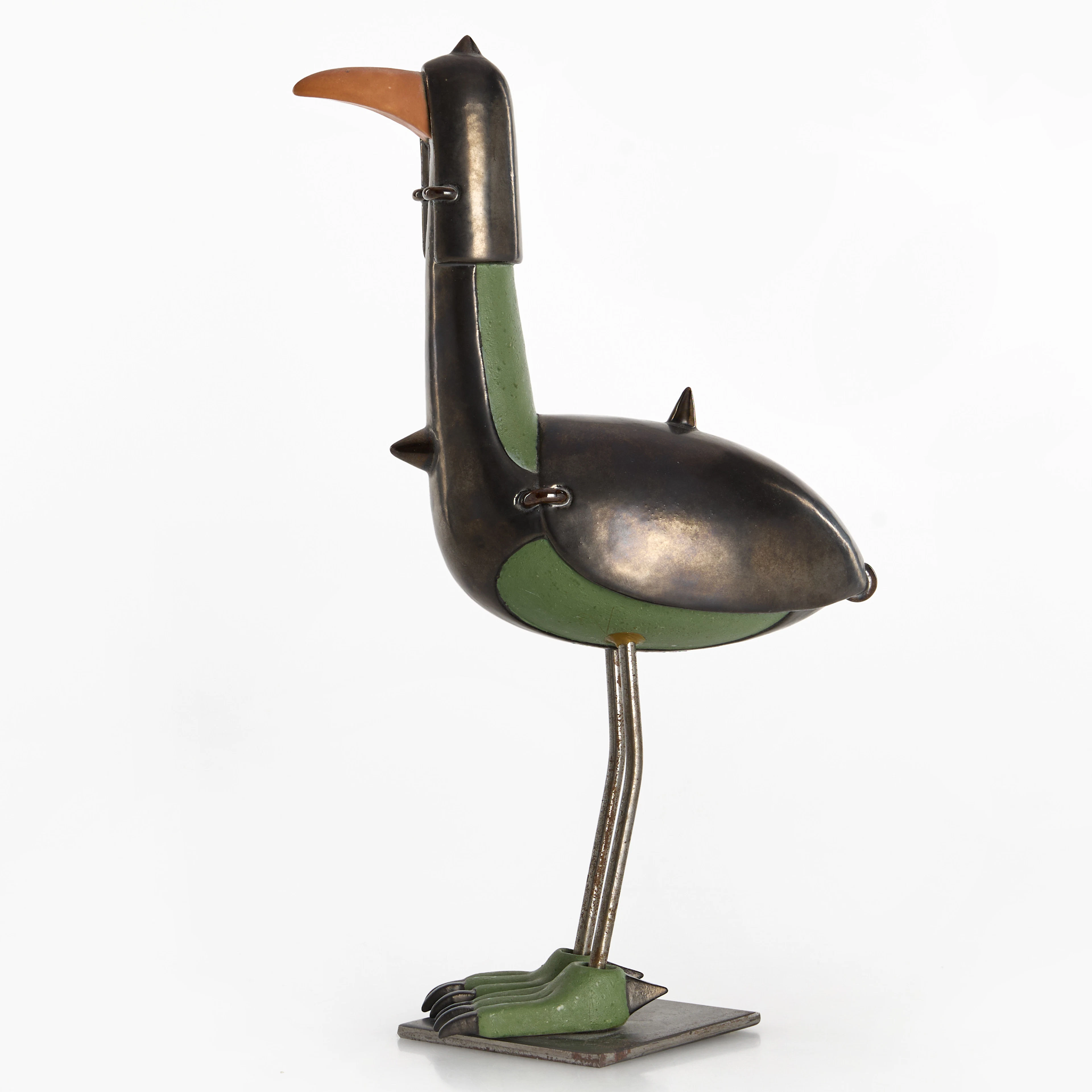 RITVA KARLSSON (FINLAND, FÖDD 1949). Fantasifågel, högbränt lergods