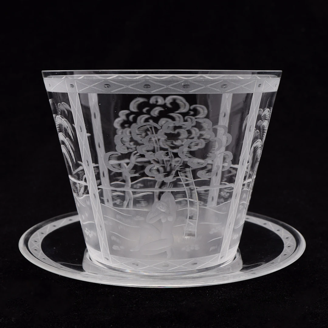 EDWARD HALD. SKÅL MED UNDERFAT, ORREFORS 1927, GRAVÖR EMIL GOLDMAN.