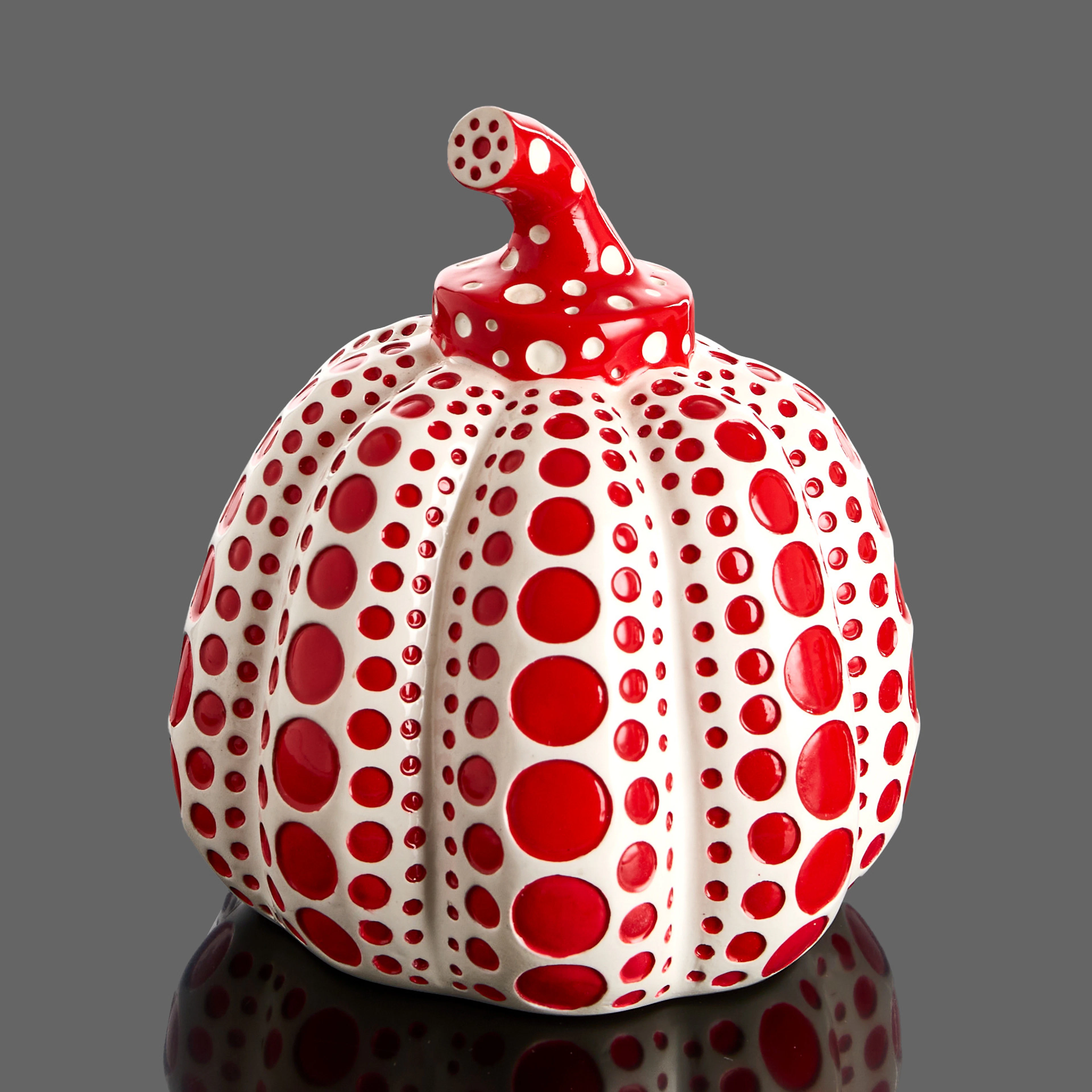 YAYOI KUSAMA (JAPAN, FÖDD 1929). Pumpkin Object: vit och röd, 2015