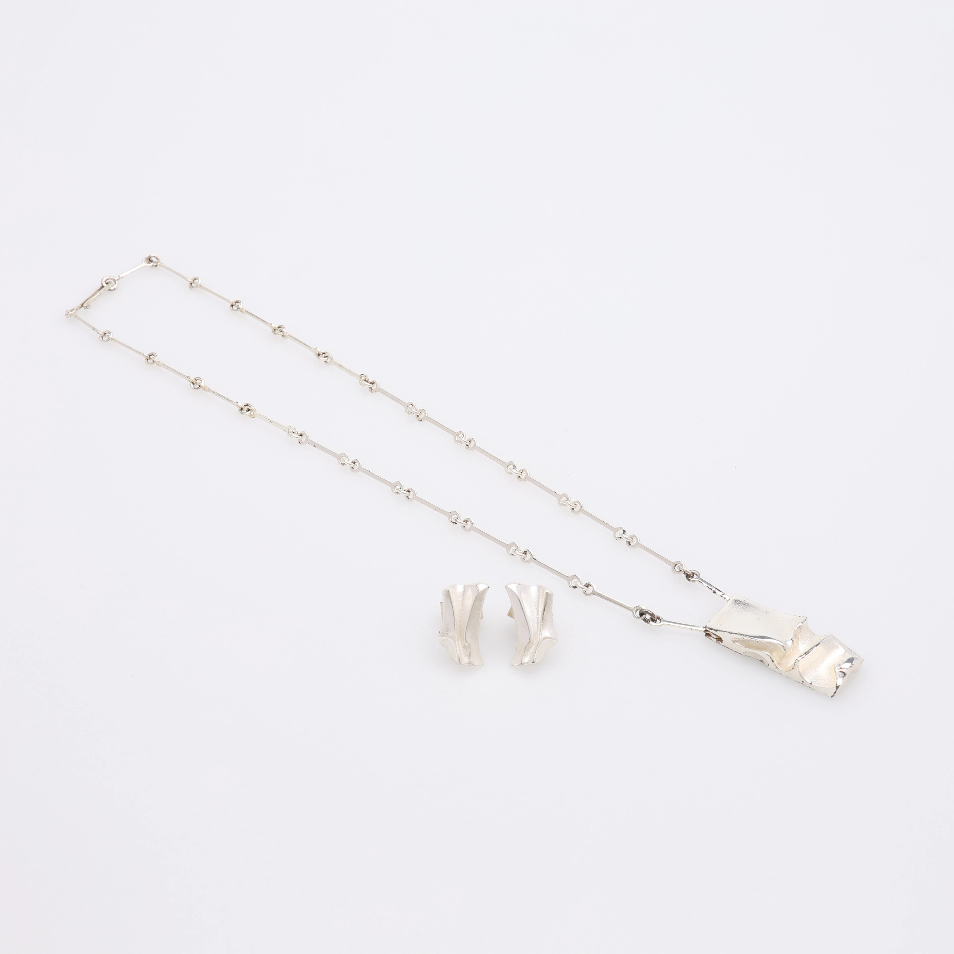 BJÖRN WECKSTRÖM. COLLIER SAMT ÖRHÄNGEN, STERLING SILVER, LAPPONIA, FINLAND.