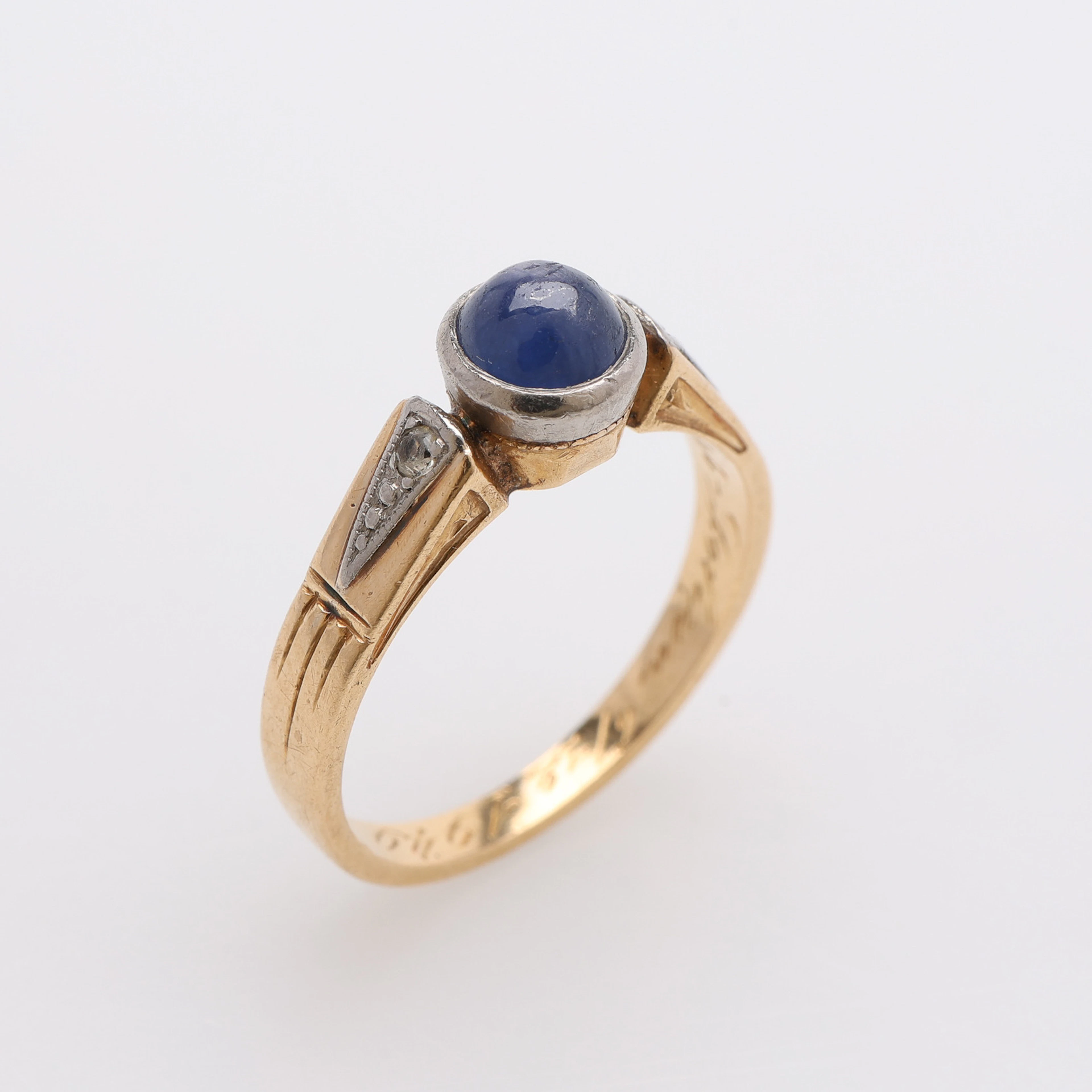 RING, 18K GULD MED TOPAS OCH VIT STEN, VIKT CA 4,3 GRAM.