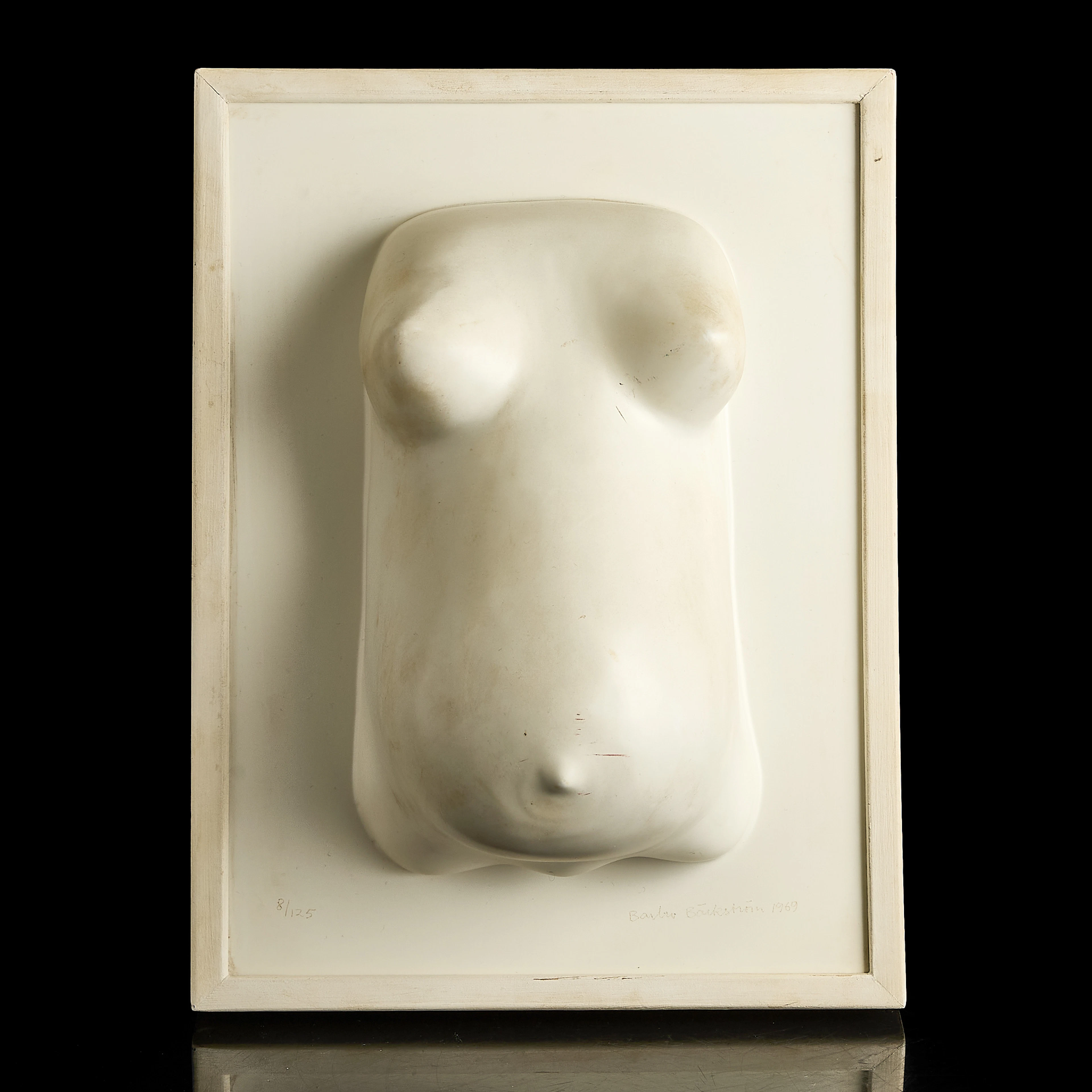 BARBRO BÄCKSTRÖM (1939-1990). Relief i plast, form av gravid kvinna