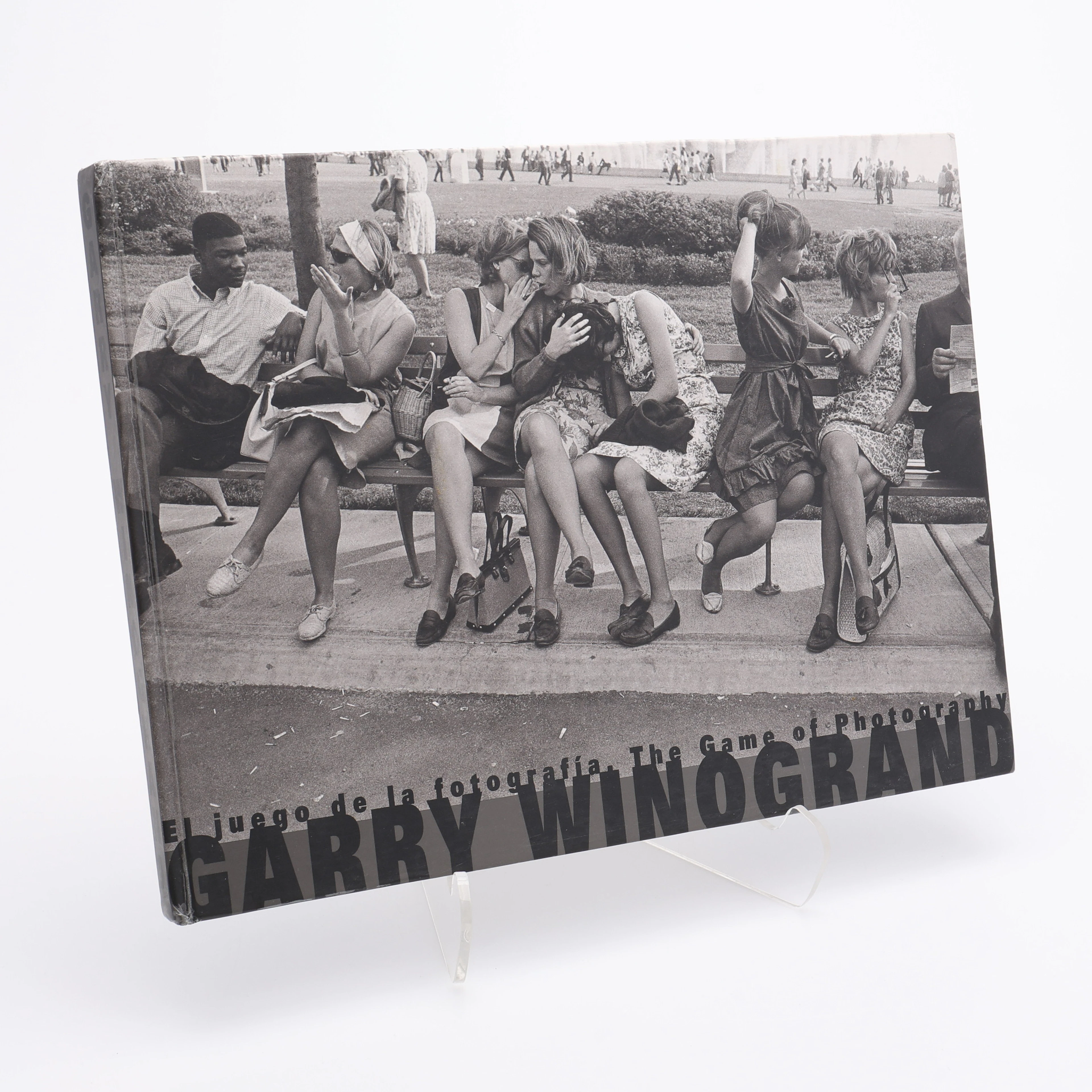 GARRY WINOGRANDS UTSTÄLLNINGSBOK "THE GAME OF PHOTOGRAPHY", 2001.