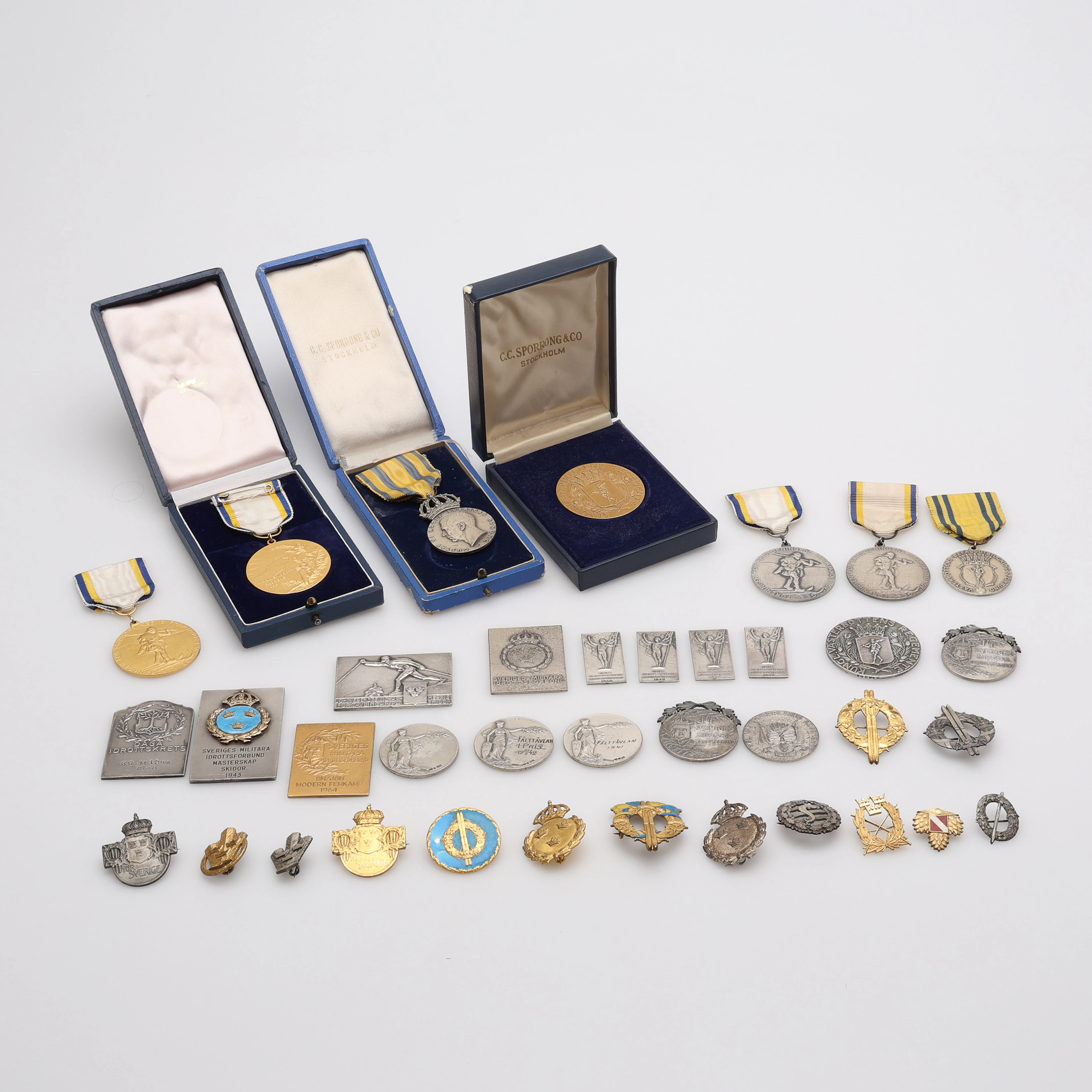 MEDALJER & NÅLMÄRKEN, 38 ST, SILVER, MILITARIA & IDROTT, TOTAL SILVERVIKT