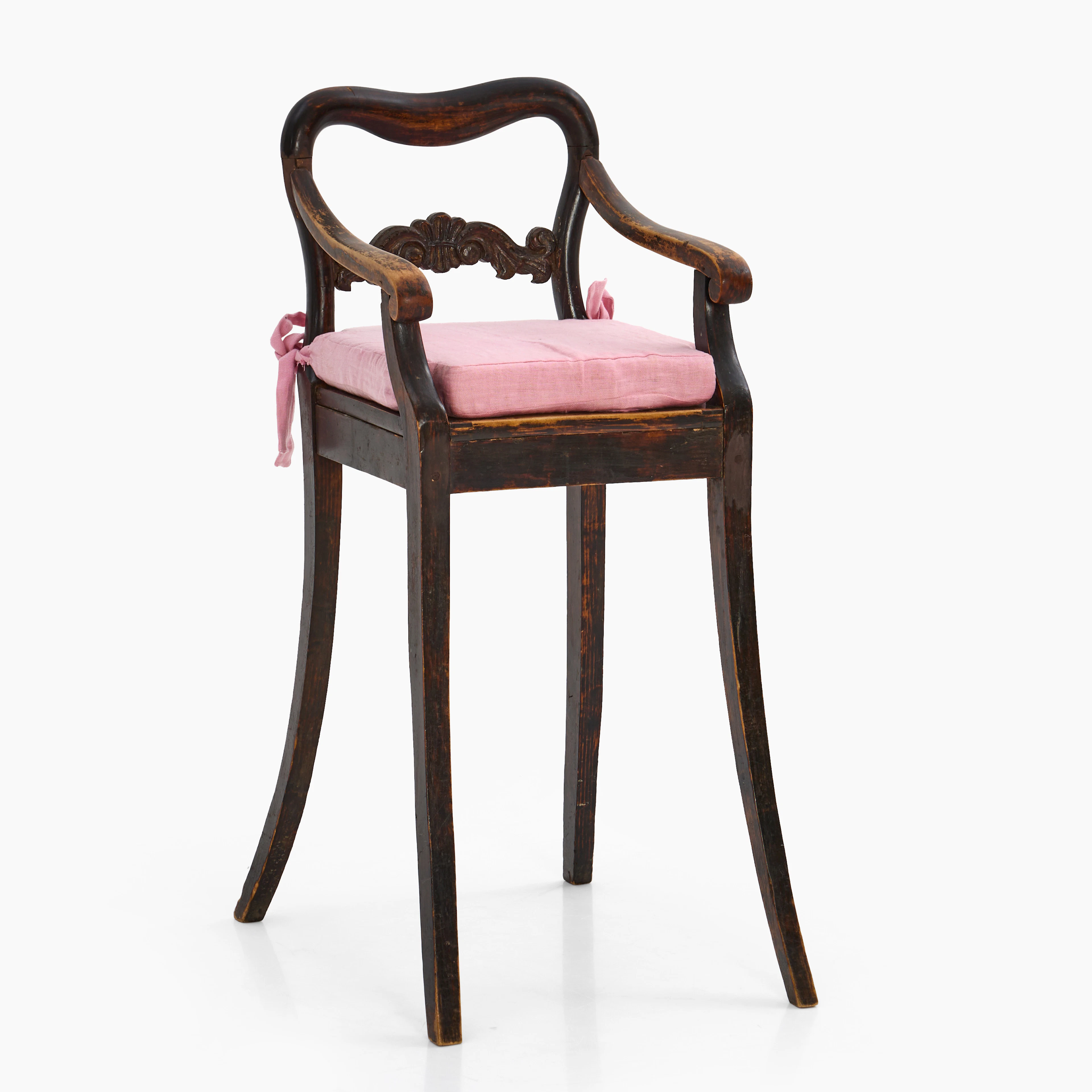 BARNSTOL, hög modell, senempire, 1800-talets första hälft. Proveniens: