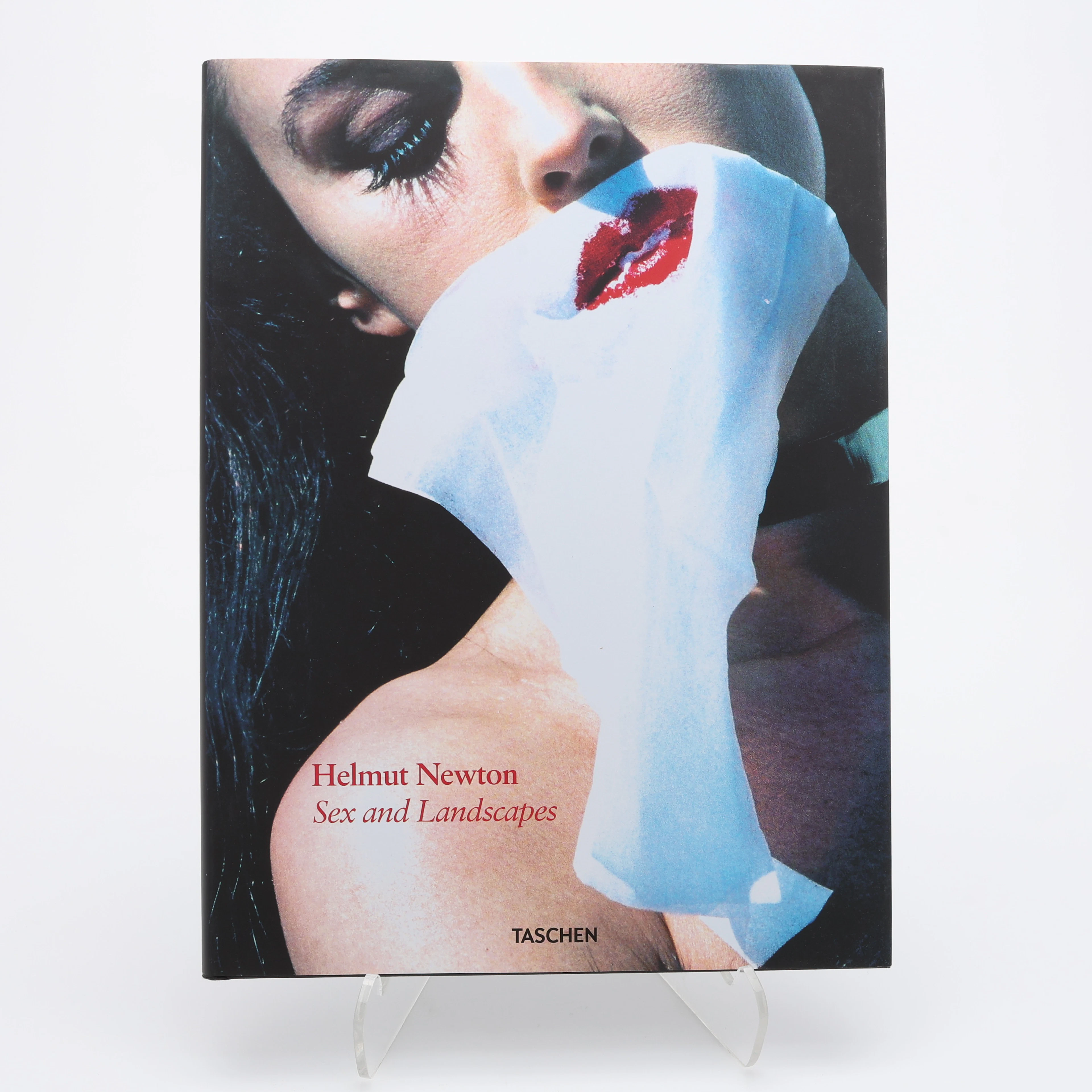 HELMUT NEWTONS "SEX AND LANDSCAPES", 2004.
