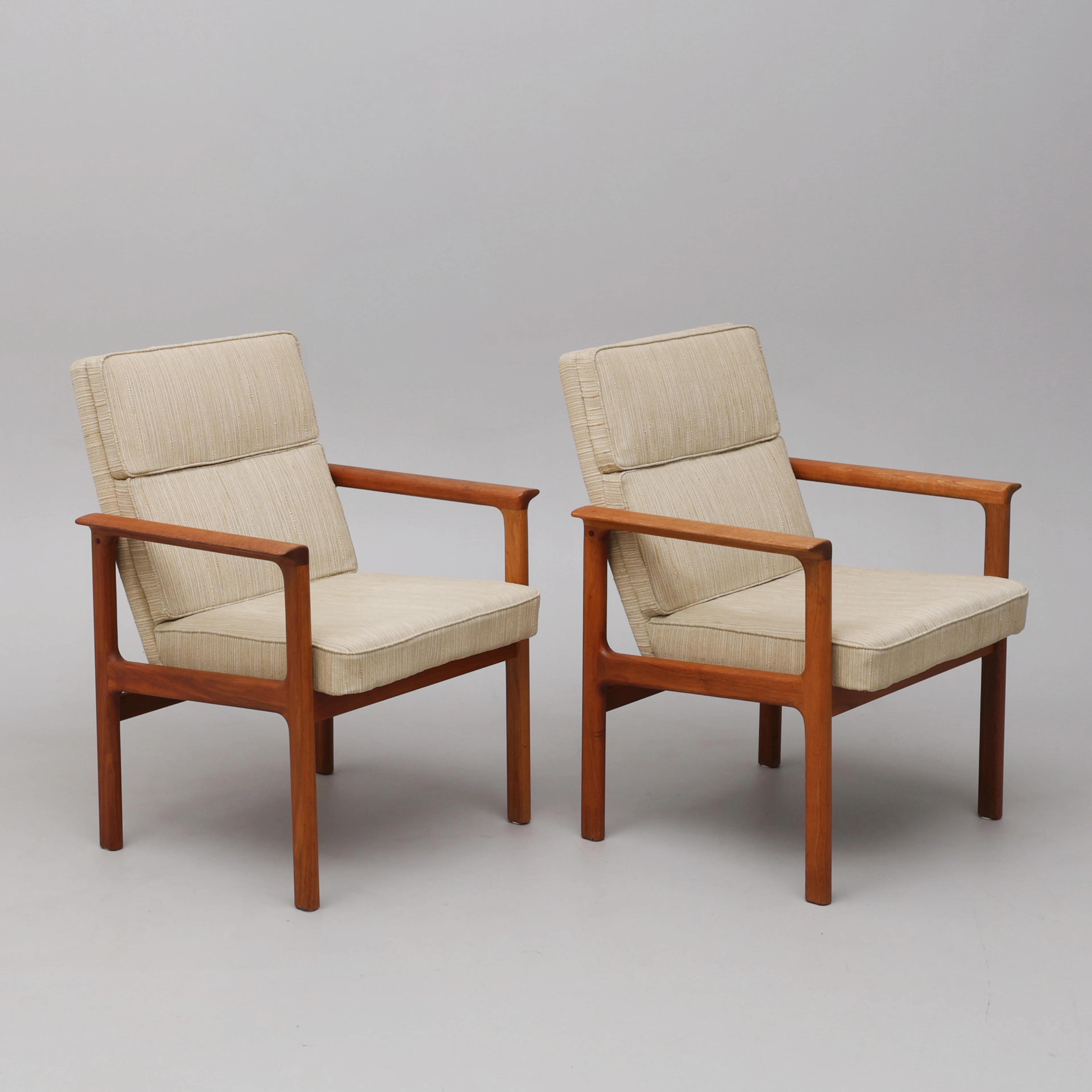 KARL ERIK EKSELIUS. KARMSTOLAR, TVÅ STYCKEN, TEAK, JOC MÖBLER, 1960-TAL.