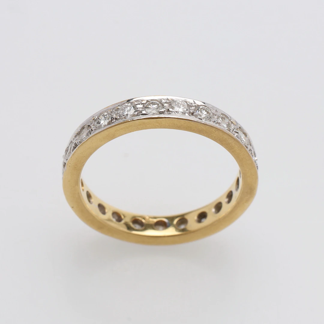 ALLIANSRING, 18K GULD & GAMMALSLIPADE DIAMANTER OM SAMMANLAGT CIRKA