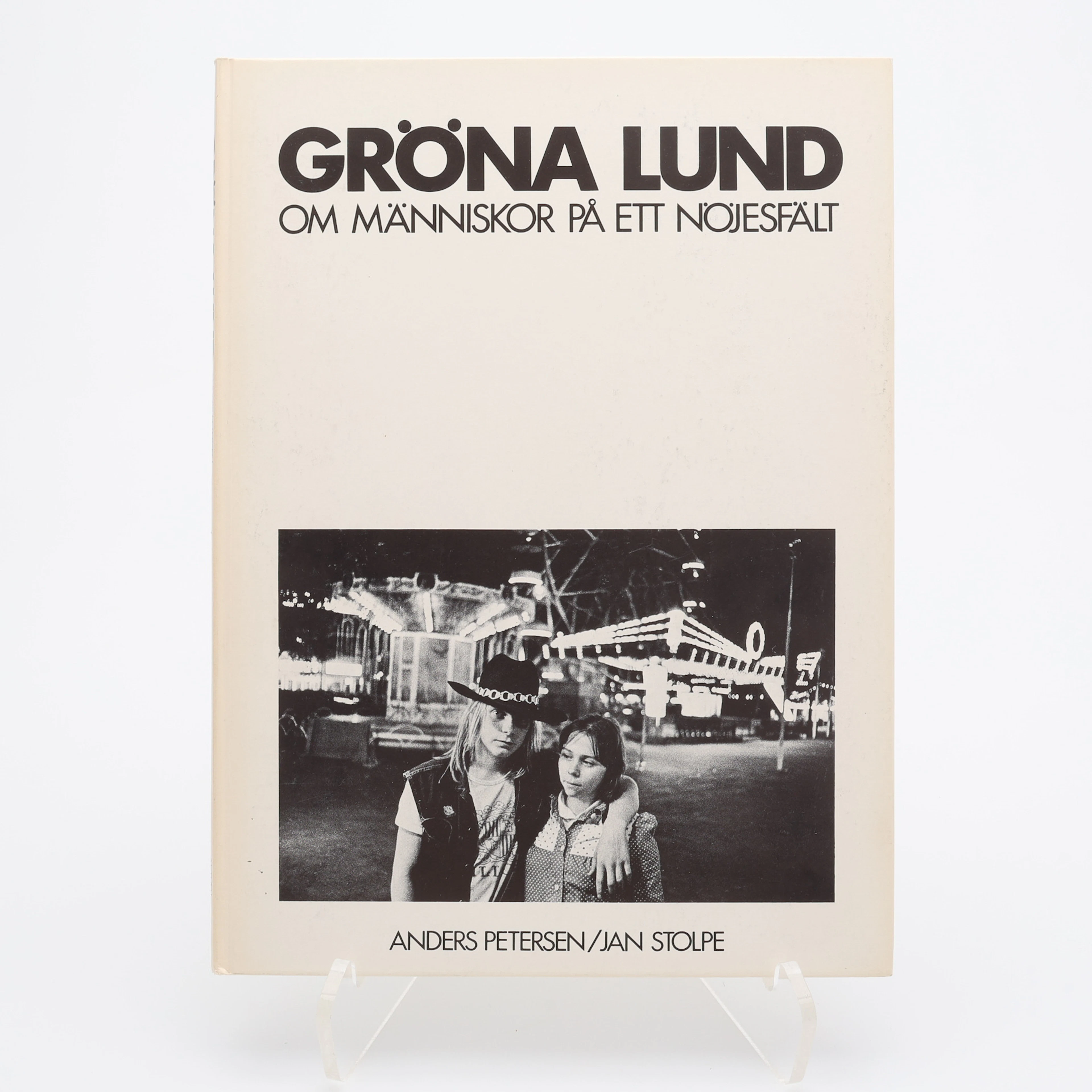 FOTOGRAFI. ANDERS PETERSENS DEBUTBOK GRÖNA LUND SIGNERAD AV ANDERS