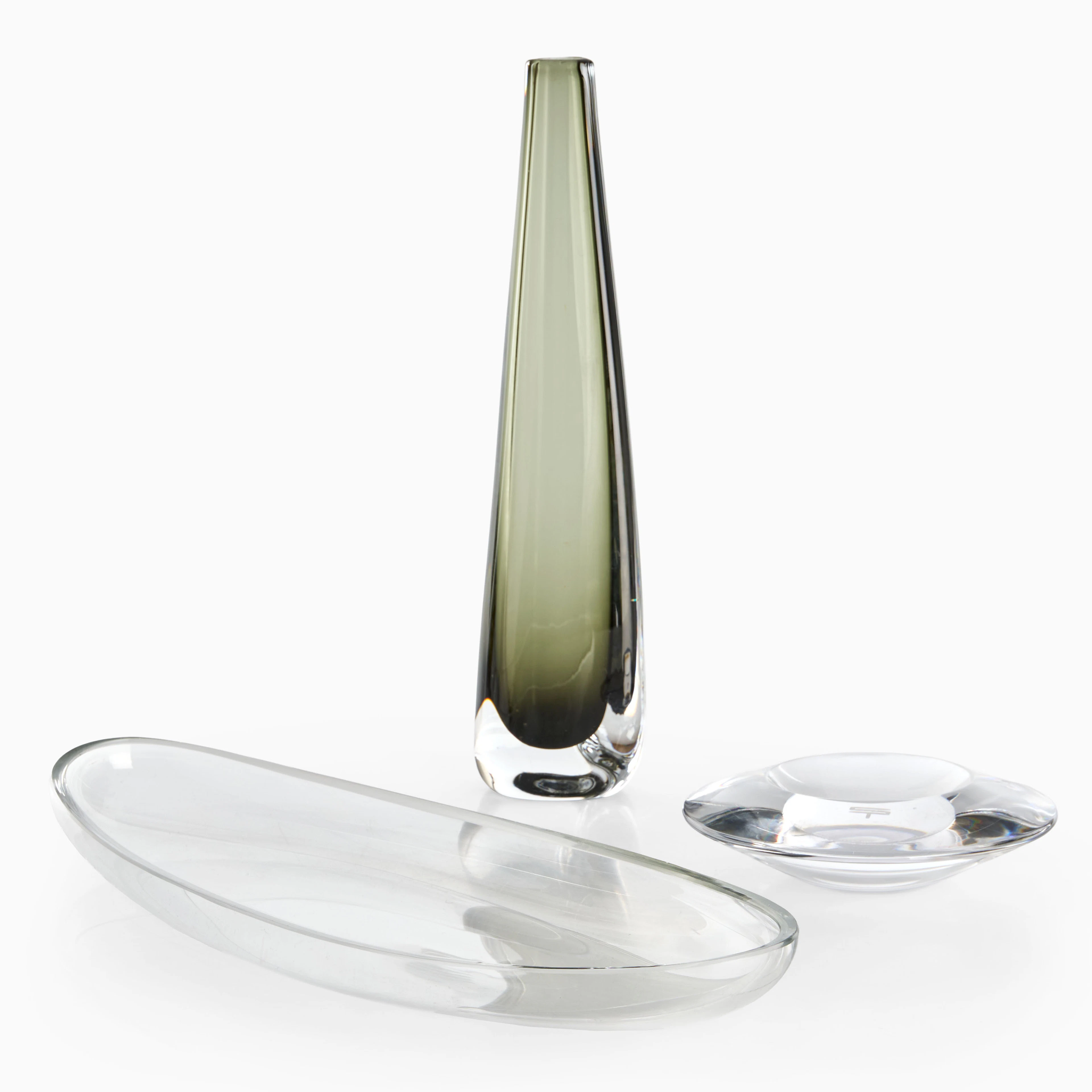 KONSTGLAS. 3 delar. Uppäggningsfat modell "HS1205" (Edward Hald för