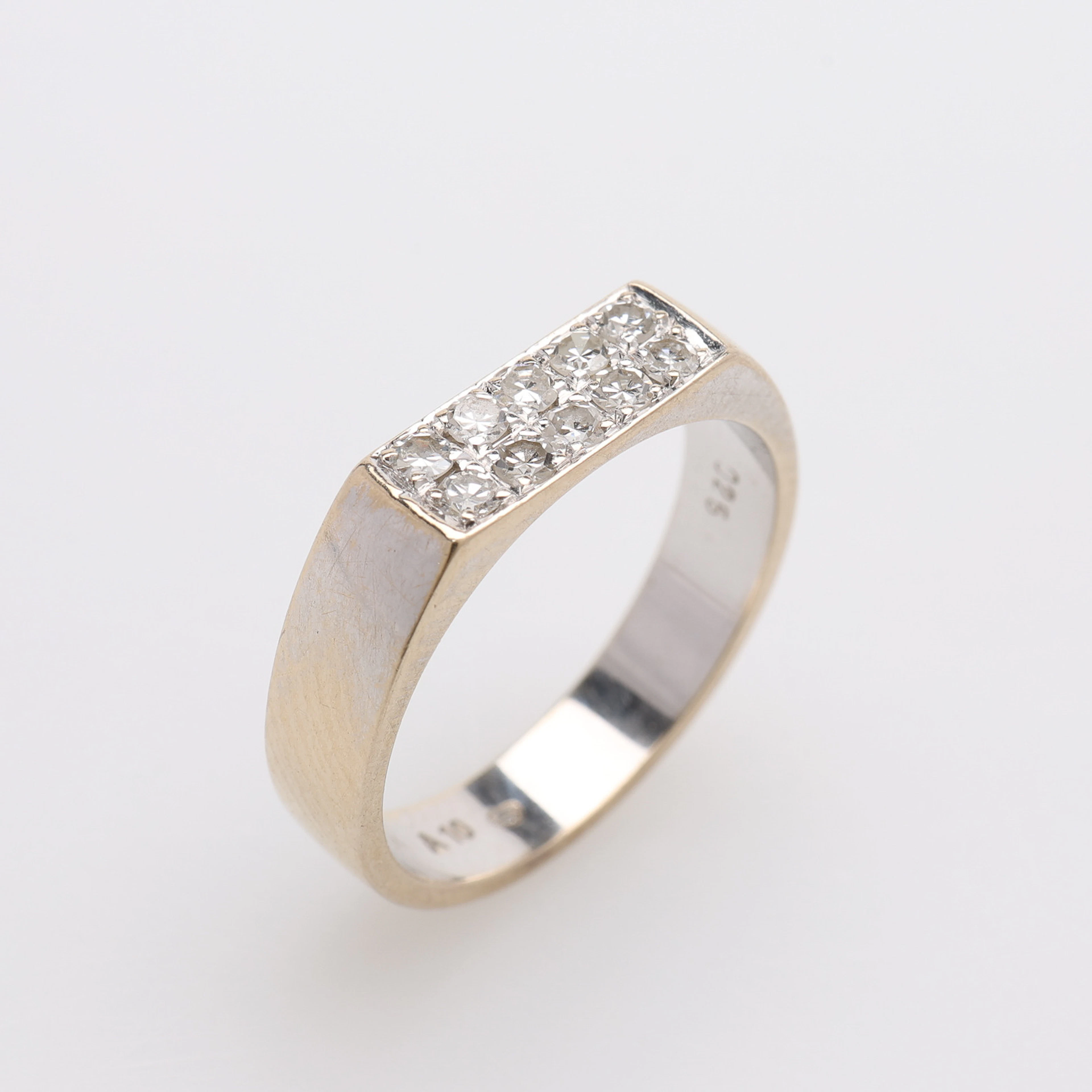 RING, 18K VITGULD & DIAMANTER 8/8, 0,25 CT TOTALT.