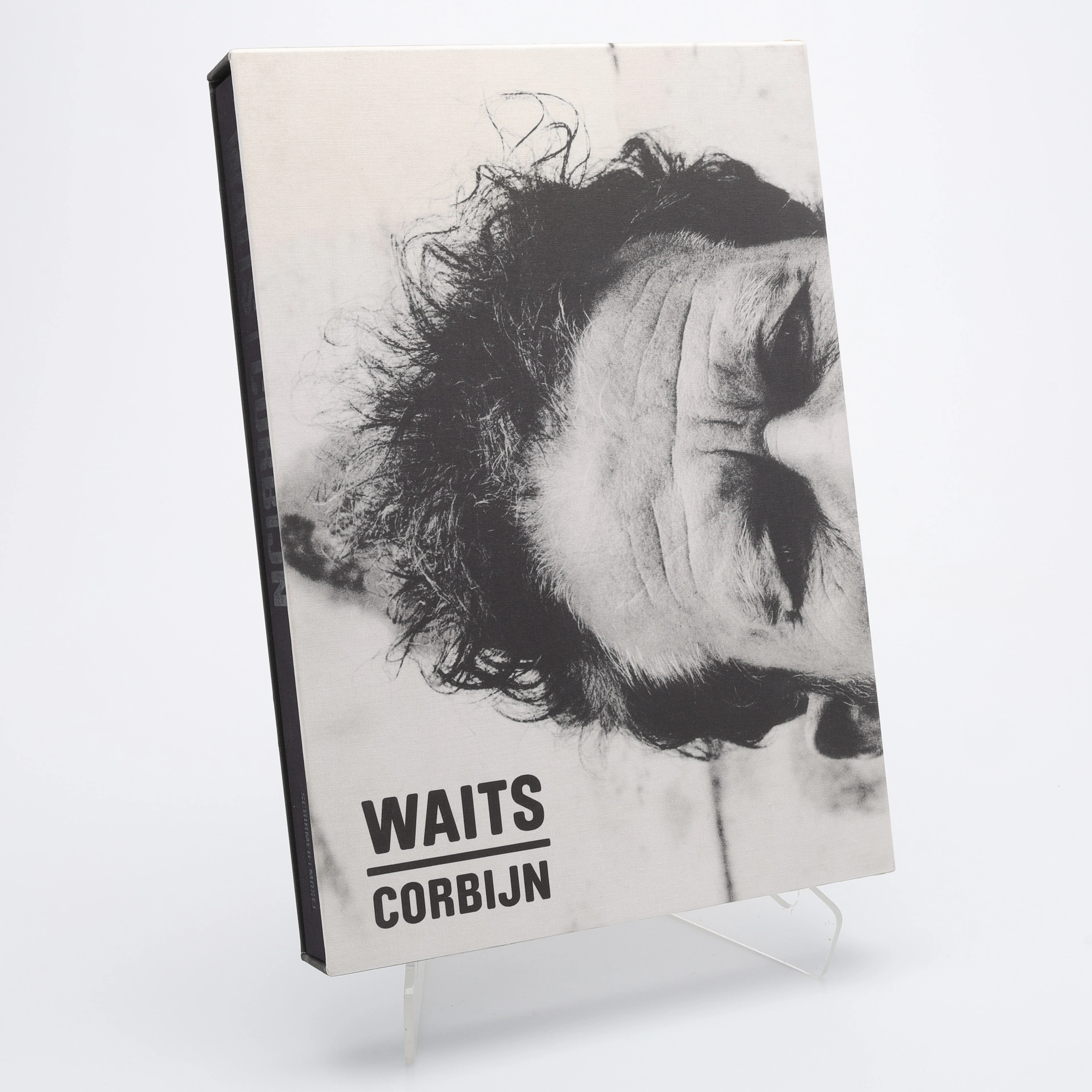 FOTO. DEN NEDERLÄNDSKE FOTOGRAFEN ANTON CORBIJNS "WAITS" I BEGRÄNSAD