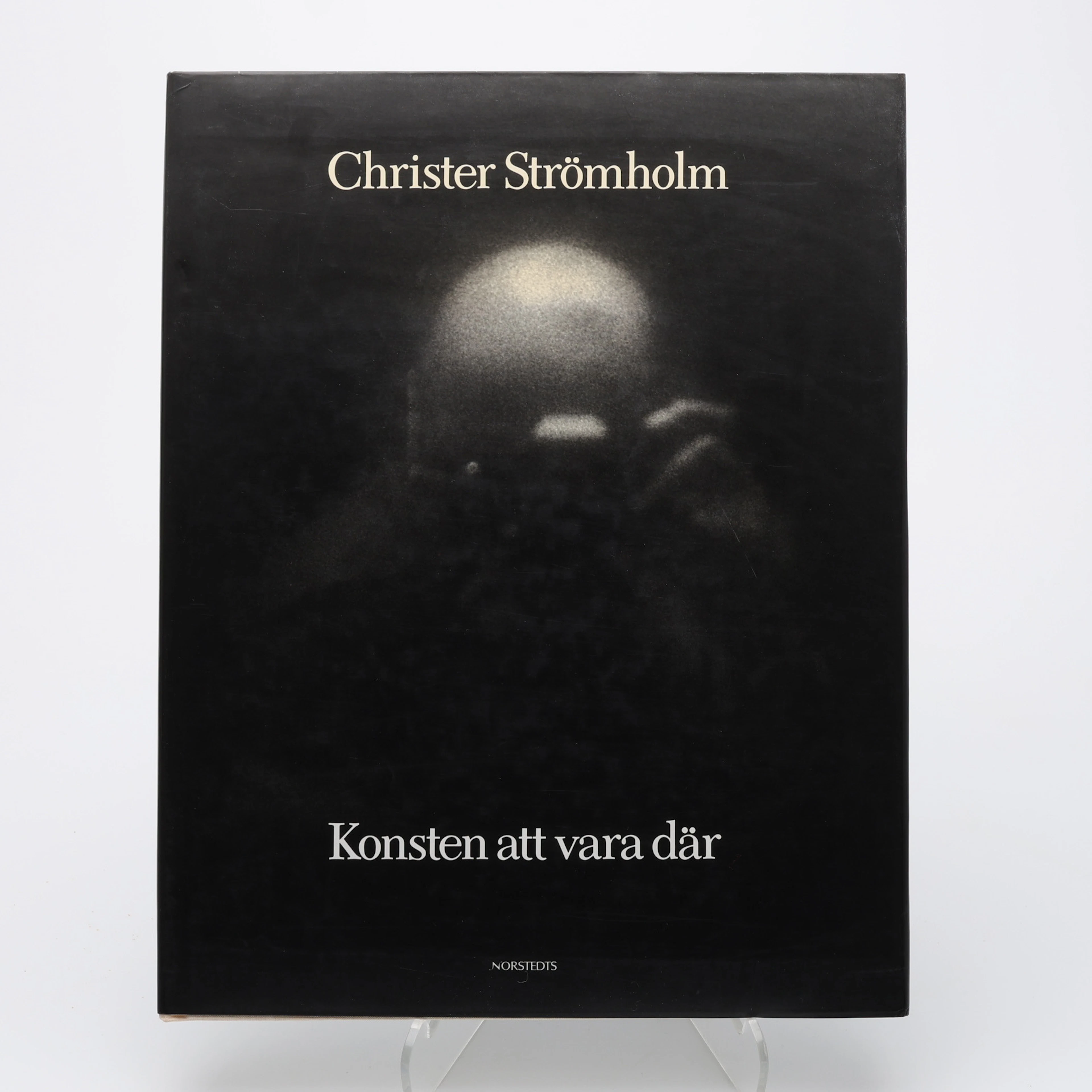 FOTO. CHRISTER STRÖMHOLMS VIKTIGA KONSTEN ATT VARA DÄR 1991.
