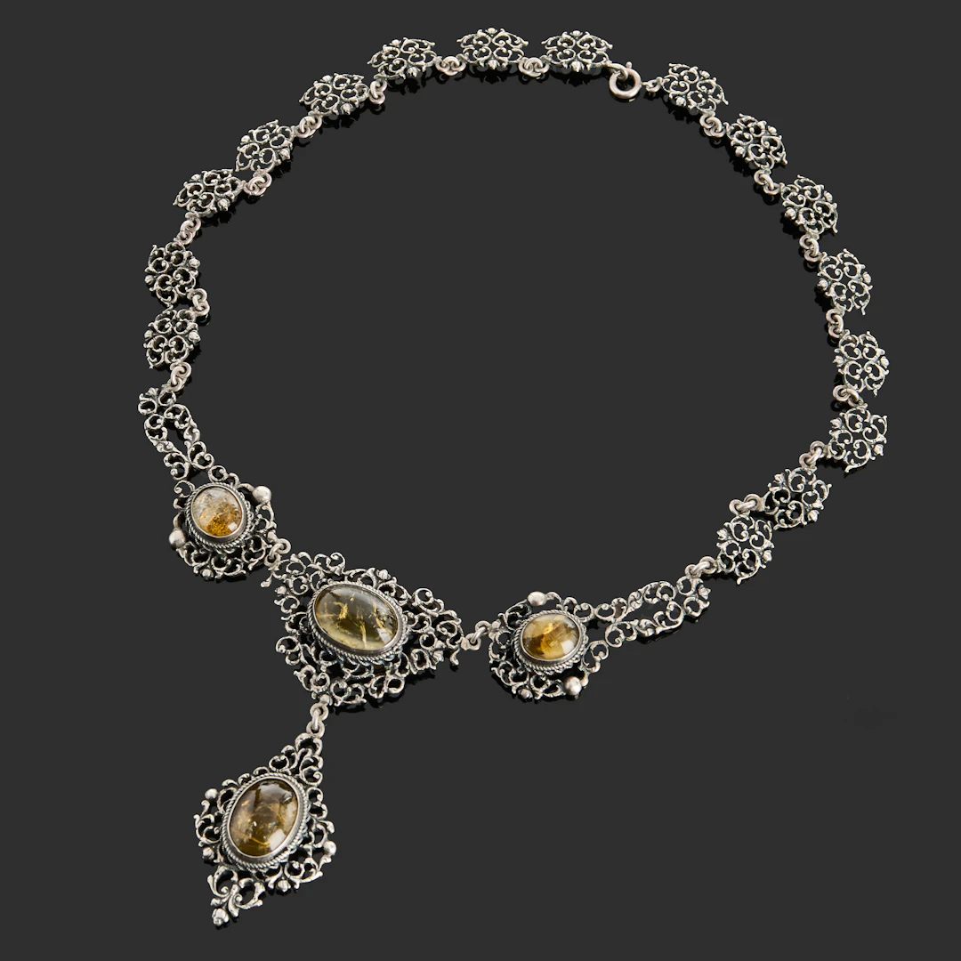 HALSBAND silver, genombruten dekor med 4 st ljusgula citriner.