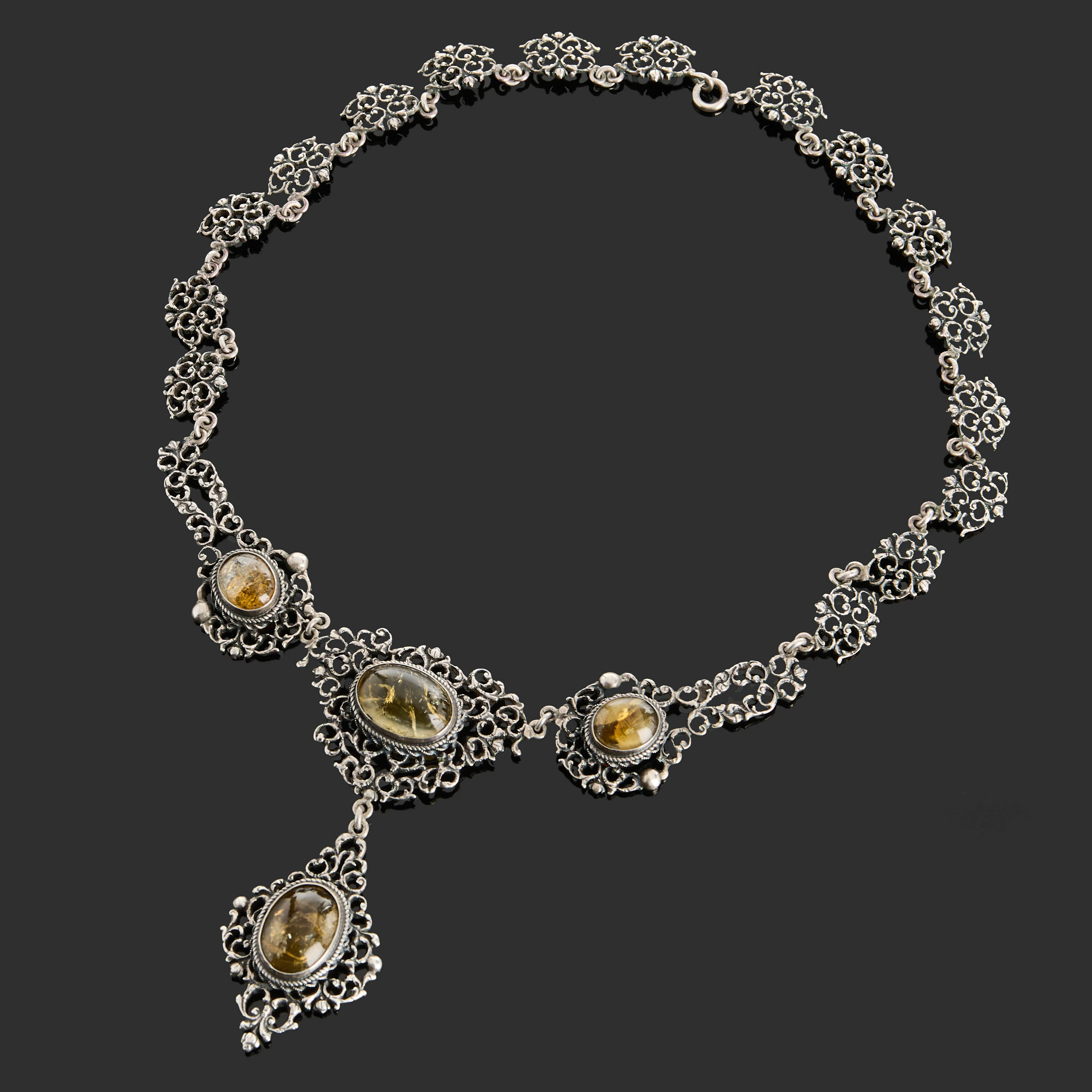 HALSBAND silver, genombruten dekor med 4 st ljusgula citriner.