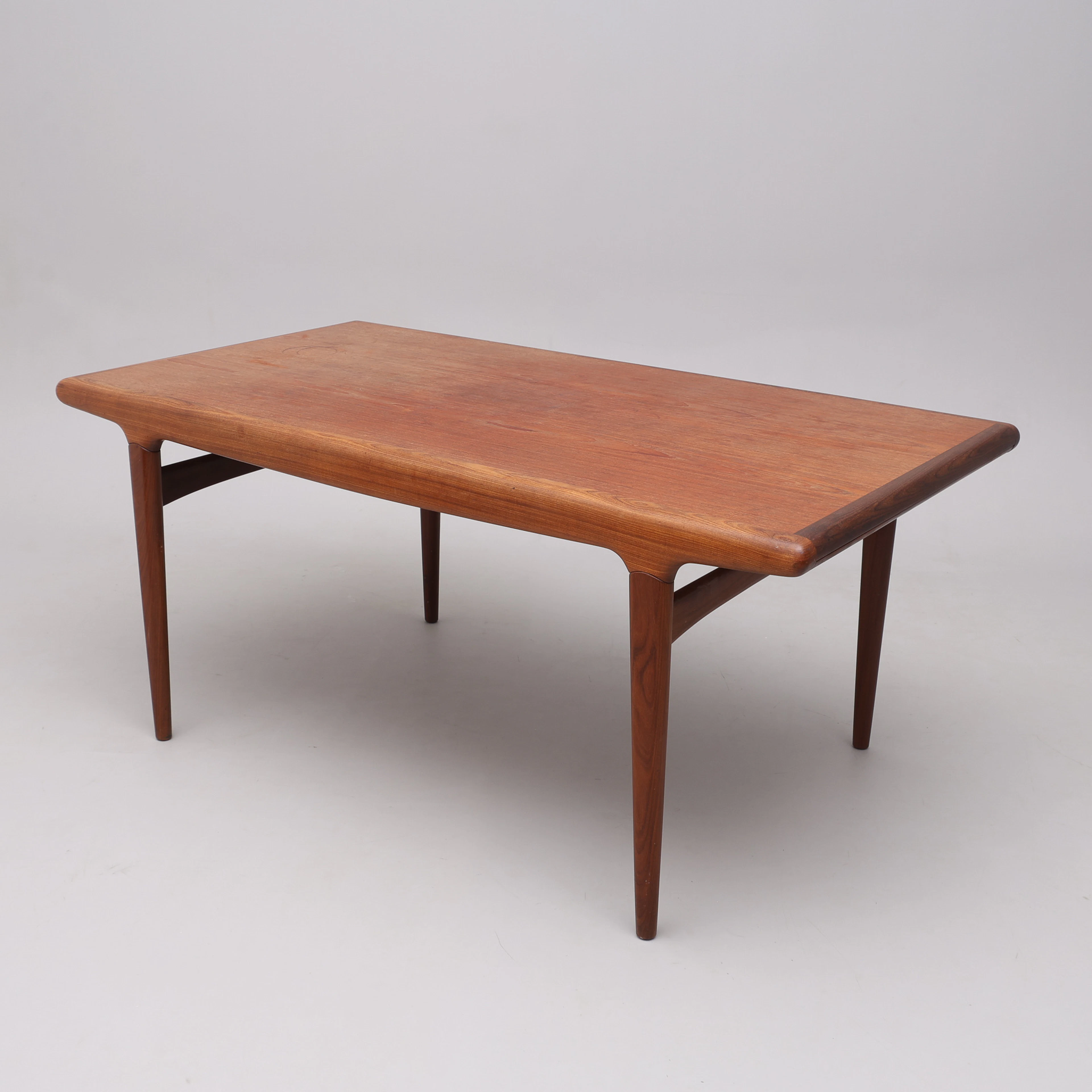 JOHANNES ANDERSEN. MATBORD, TEAK, ULDUM MØBELFABRIK, 1960-TAL.