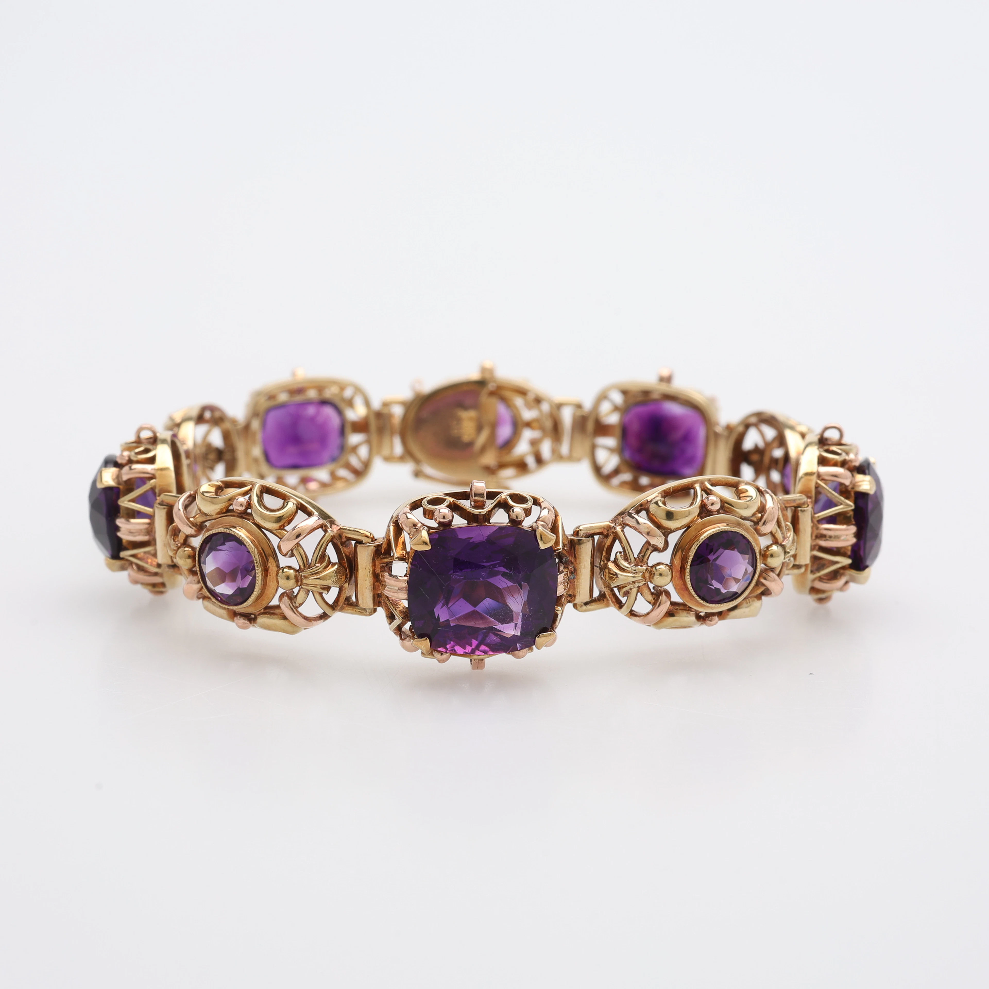 ARMBAND, 14K GULD & AMETISTER, TROLIGTVIS TYSKLAND, 1900-TAL, TOTALVIKT