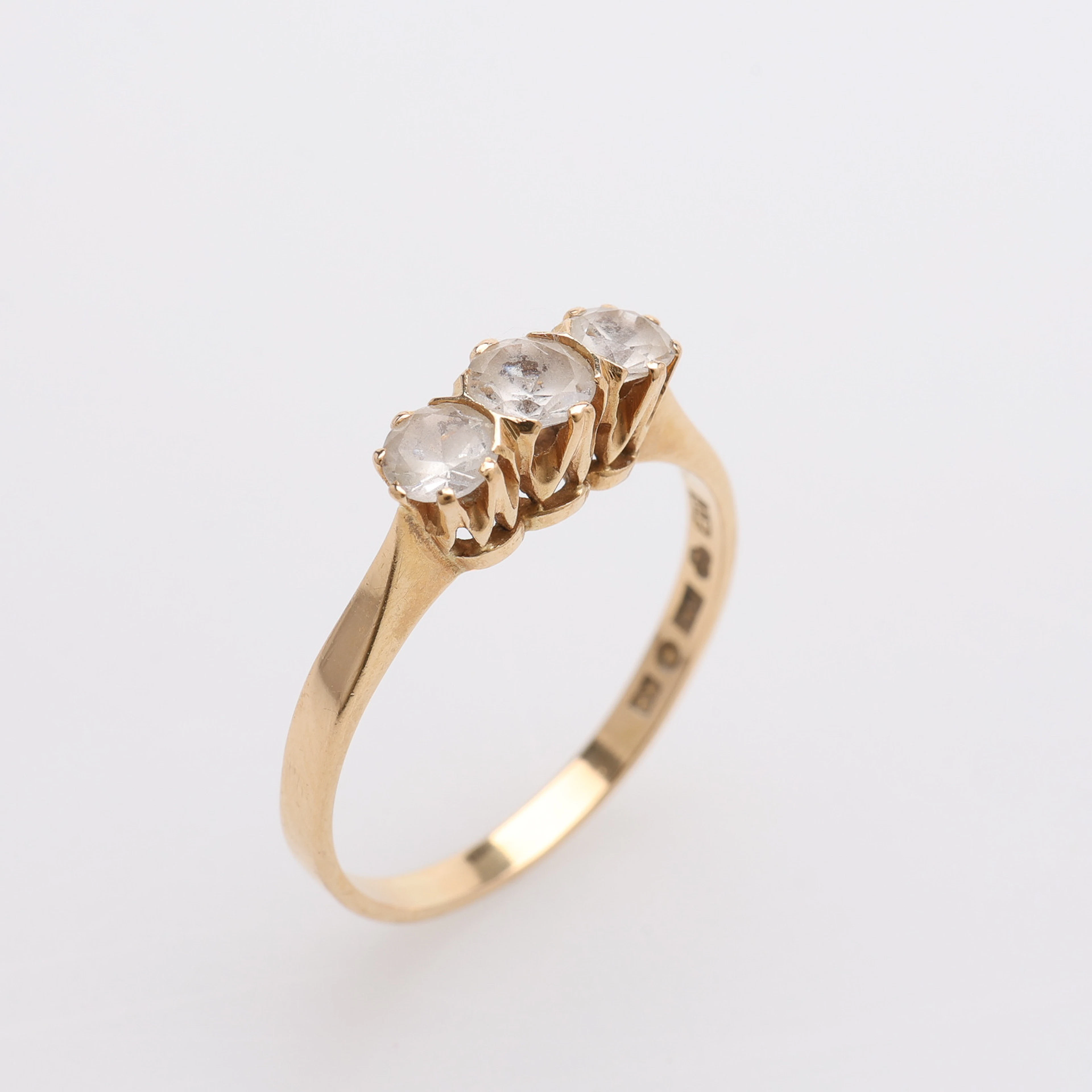 RING, 18K, MED TRE BERGKRISTALLER, JOH PETTERSSONS EFTR JUVELERAR