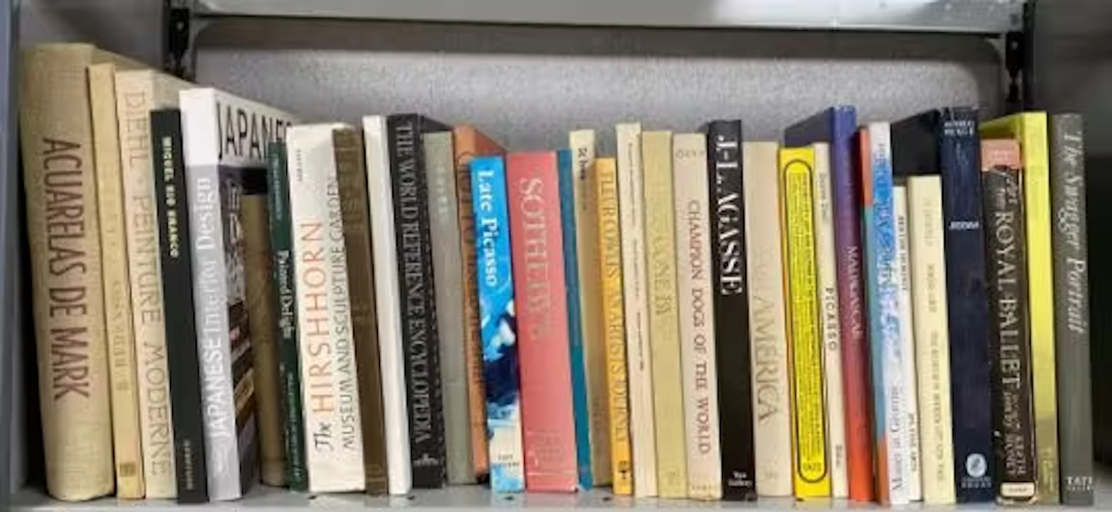 A mixed collection of thirty-four art and other reference books to