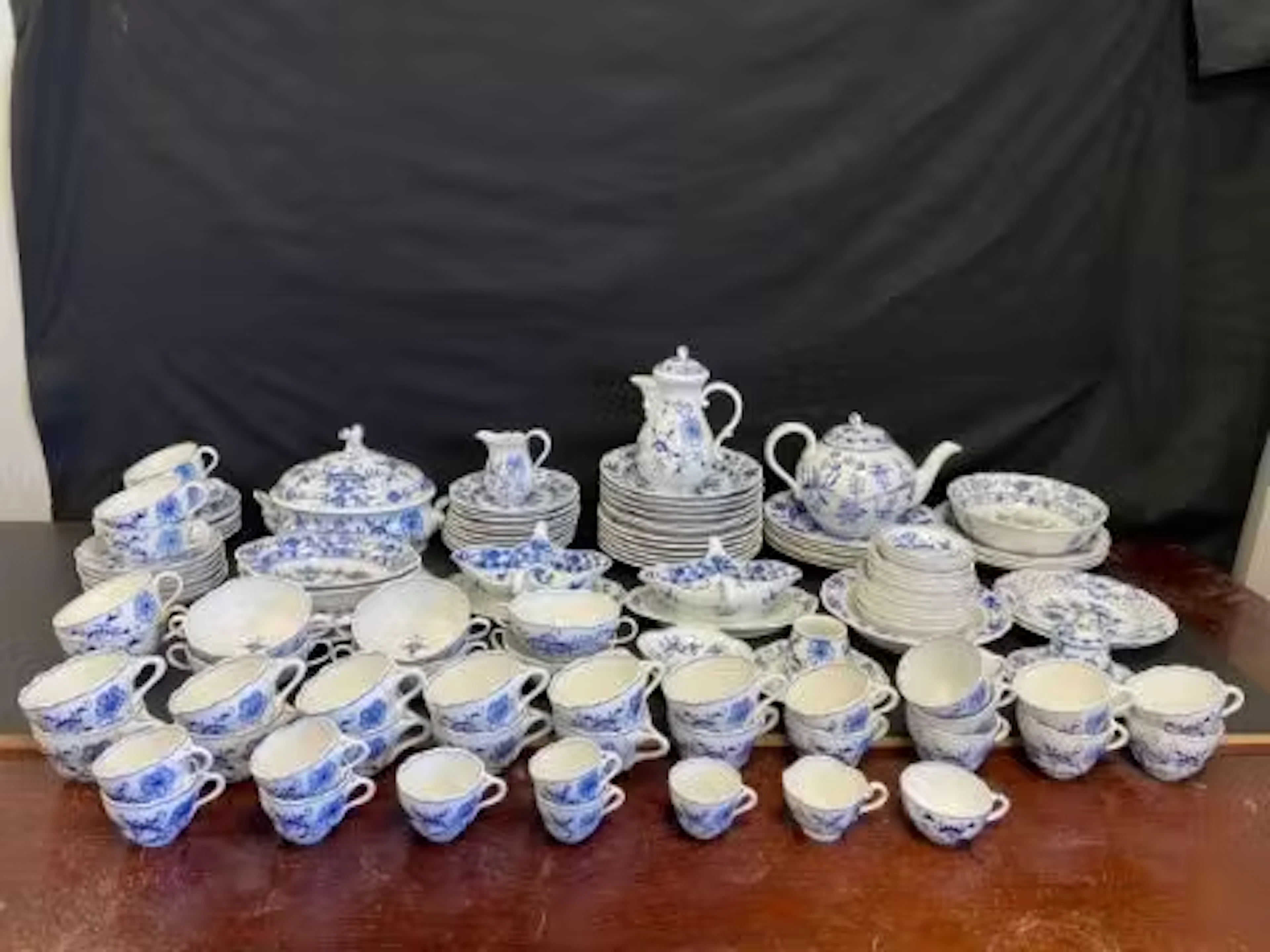 An extensive Meissen Blue Onion pattern dinner service, various marks