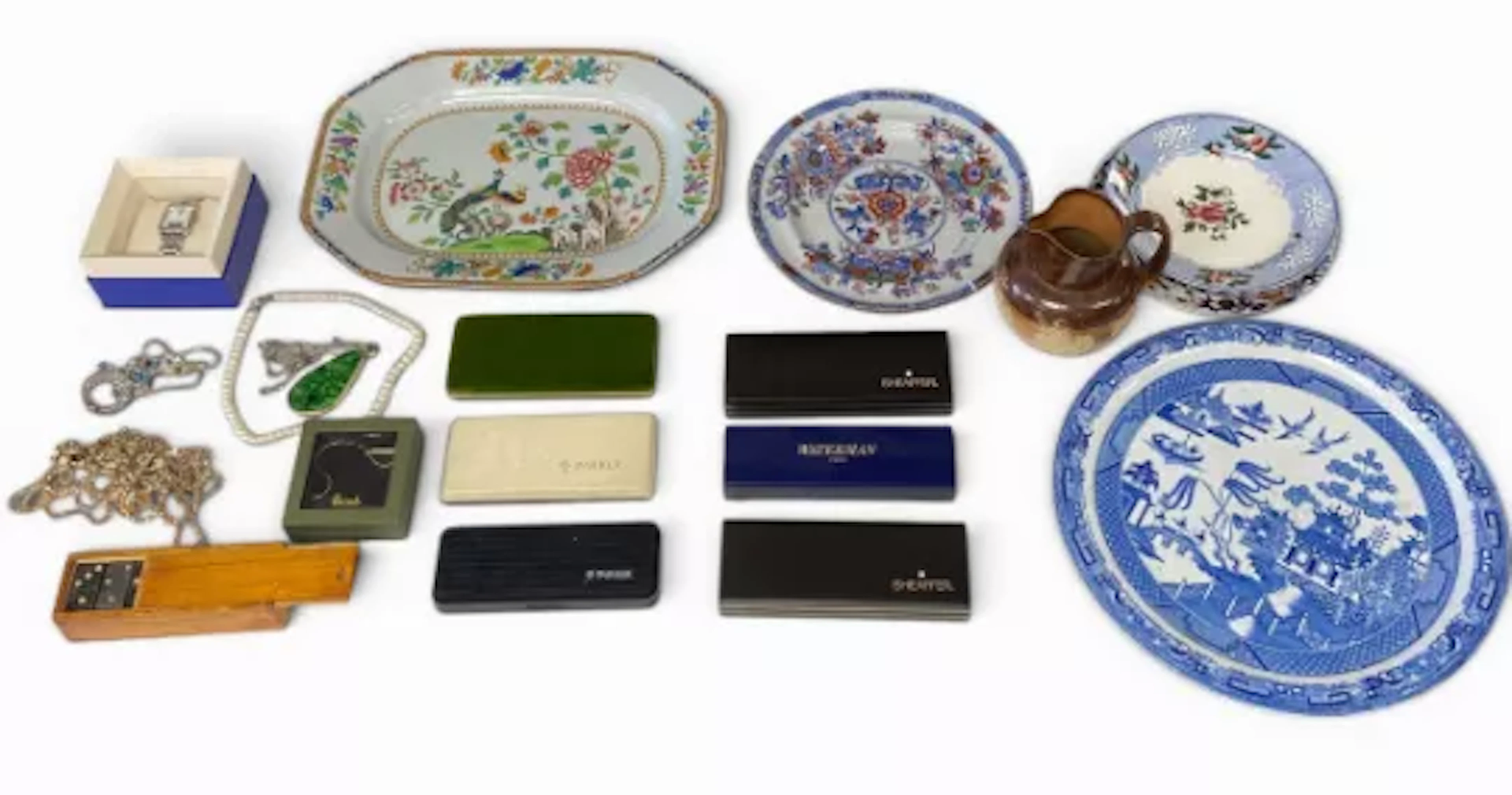 A mixed lot to include Sheaffer, Parker and Waterman fountain and