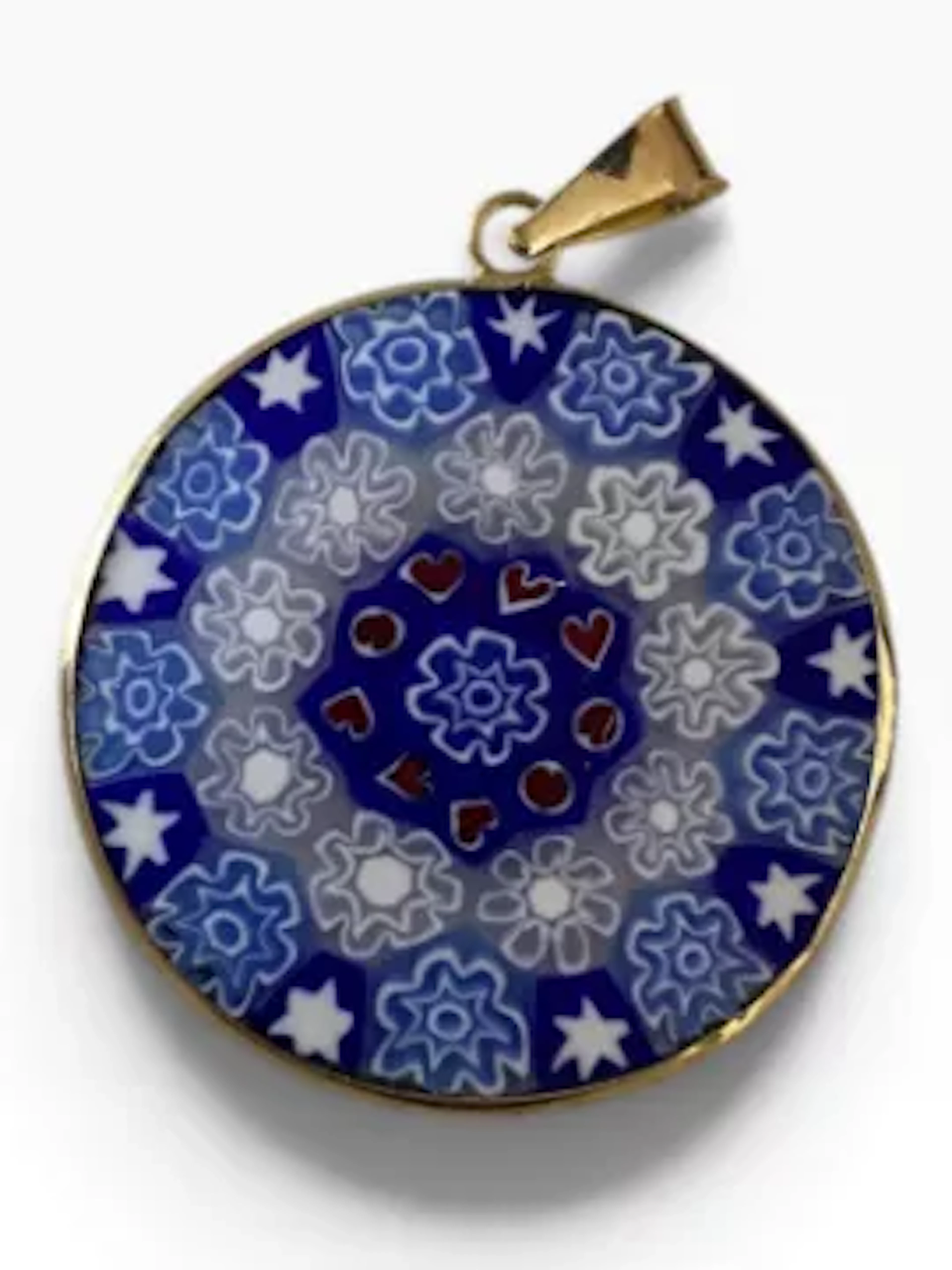 A vintage Murano glass pendant necklace Milfiori Vermeil in a gold