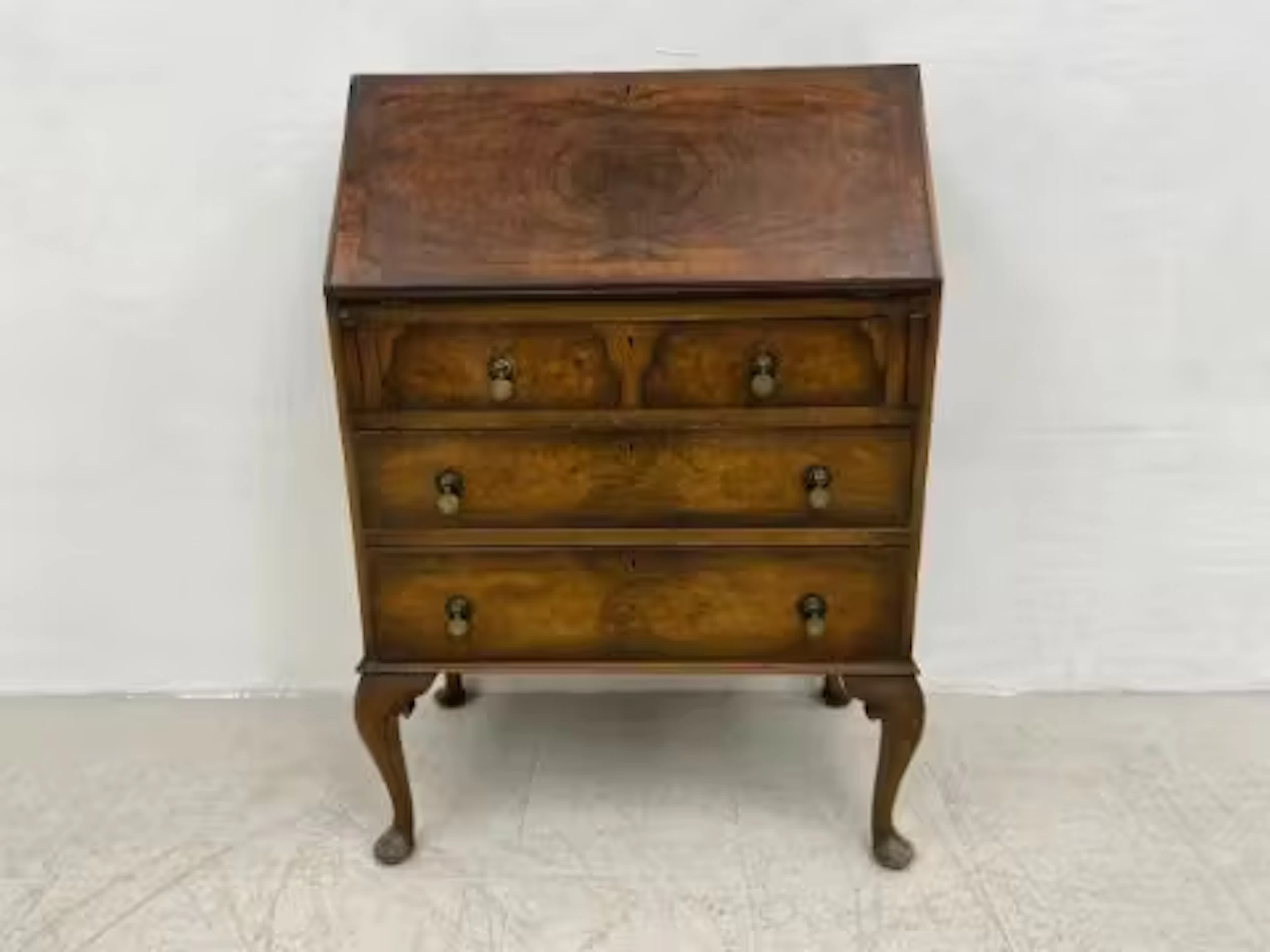 A mid 20th century Georgian style mahogany bureau. H.99 W.71 D.42cm