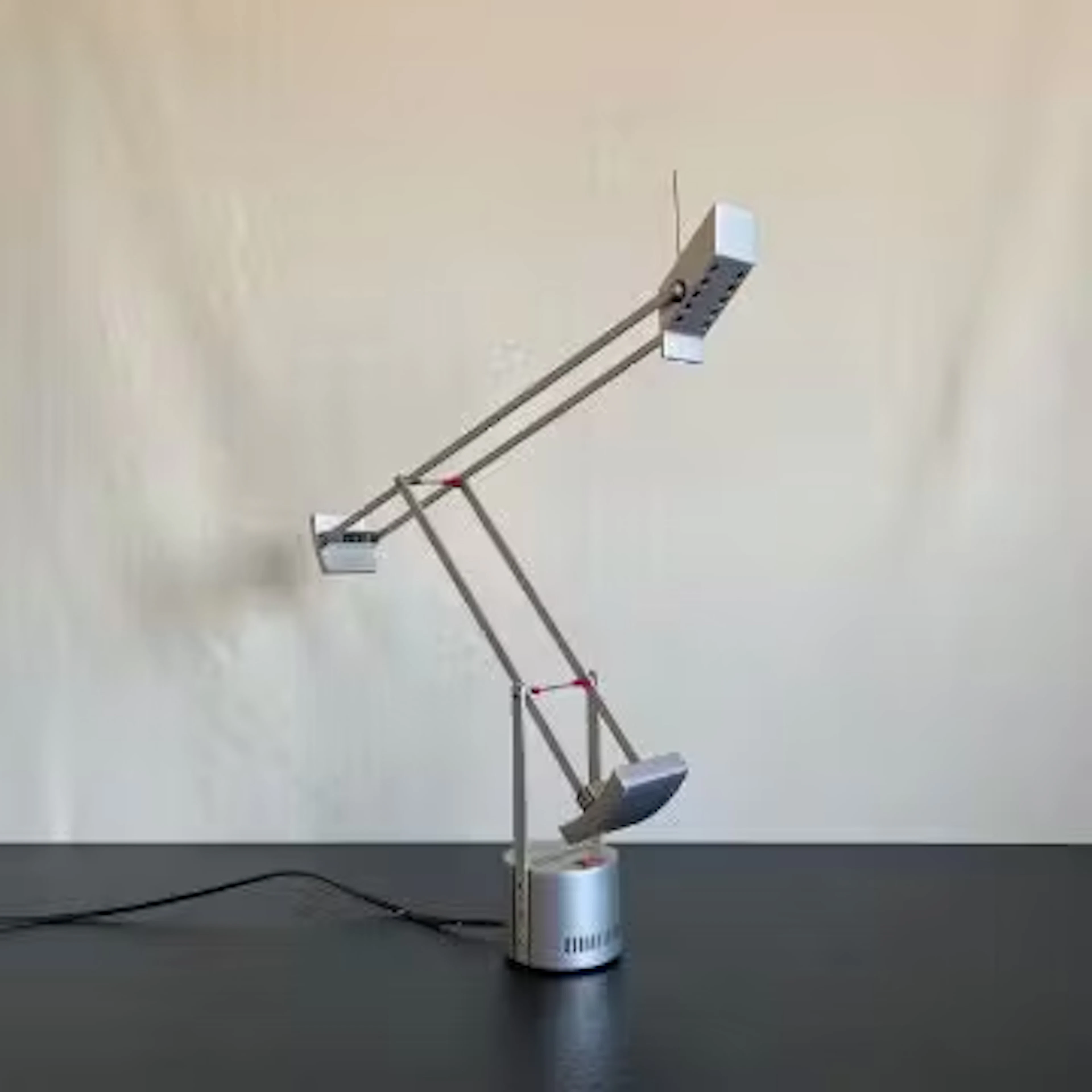 Richard Sapper (1932-2015), silver metal table lamp with counterbalance