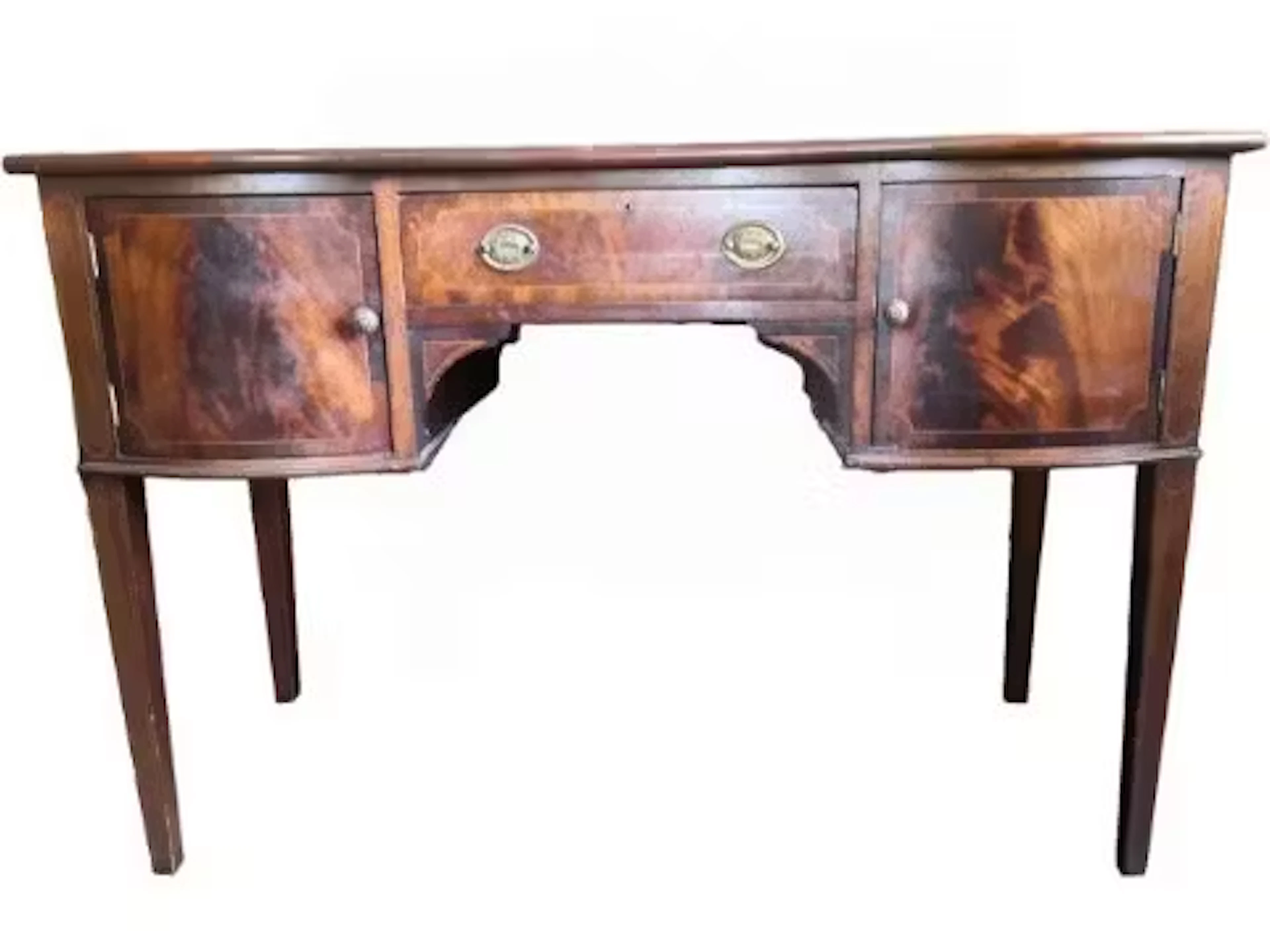 A small Georgian style mahogany and crossbanded sideboard. H.78 W.116 D.53cm.