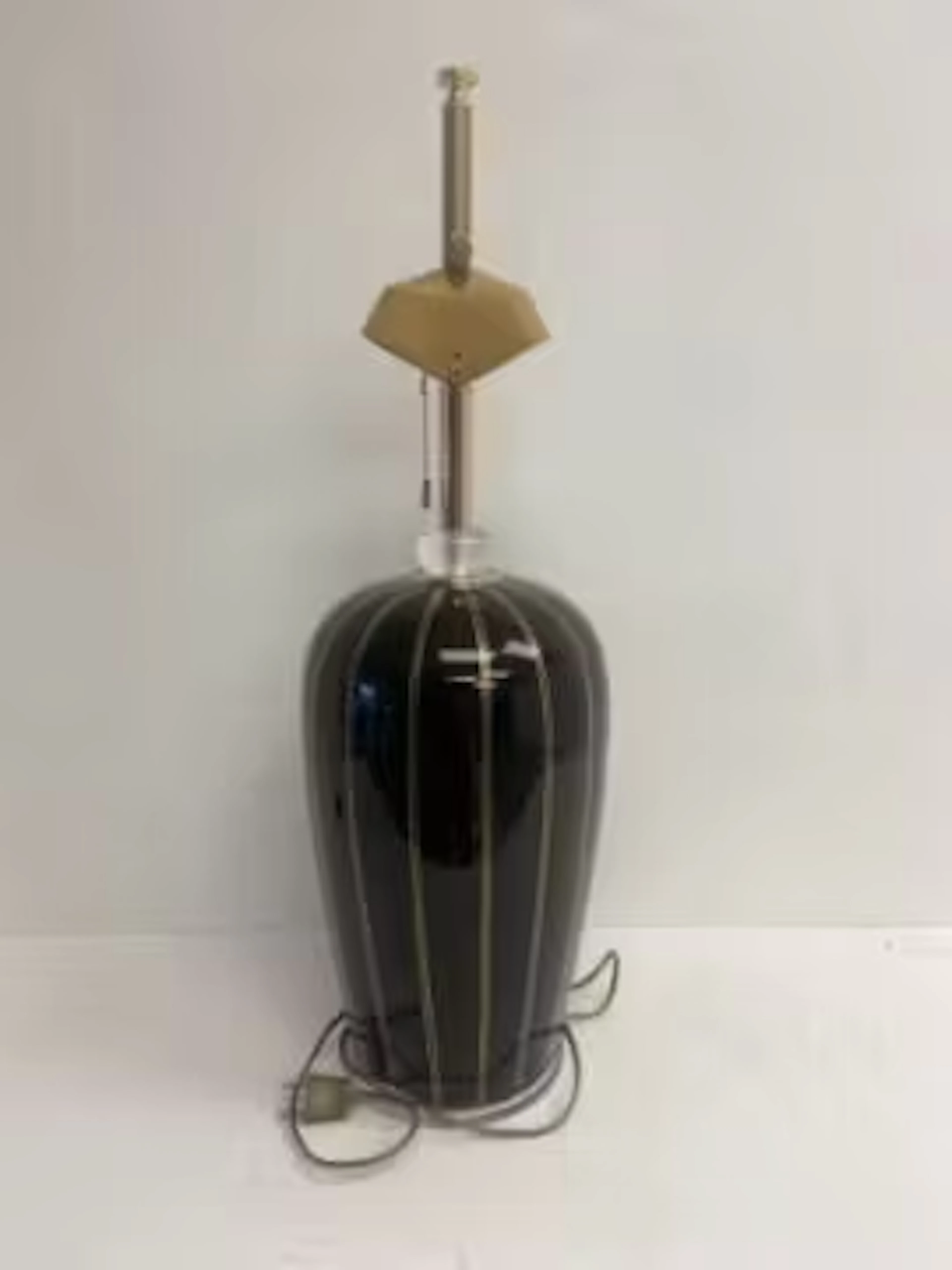 A large Gulia Mangani Murano glass table lamp of baluster form with