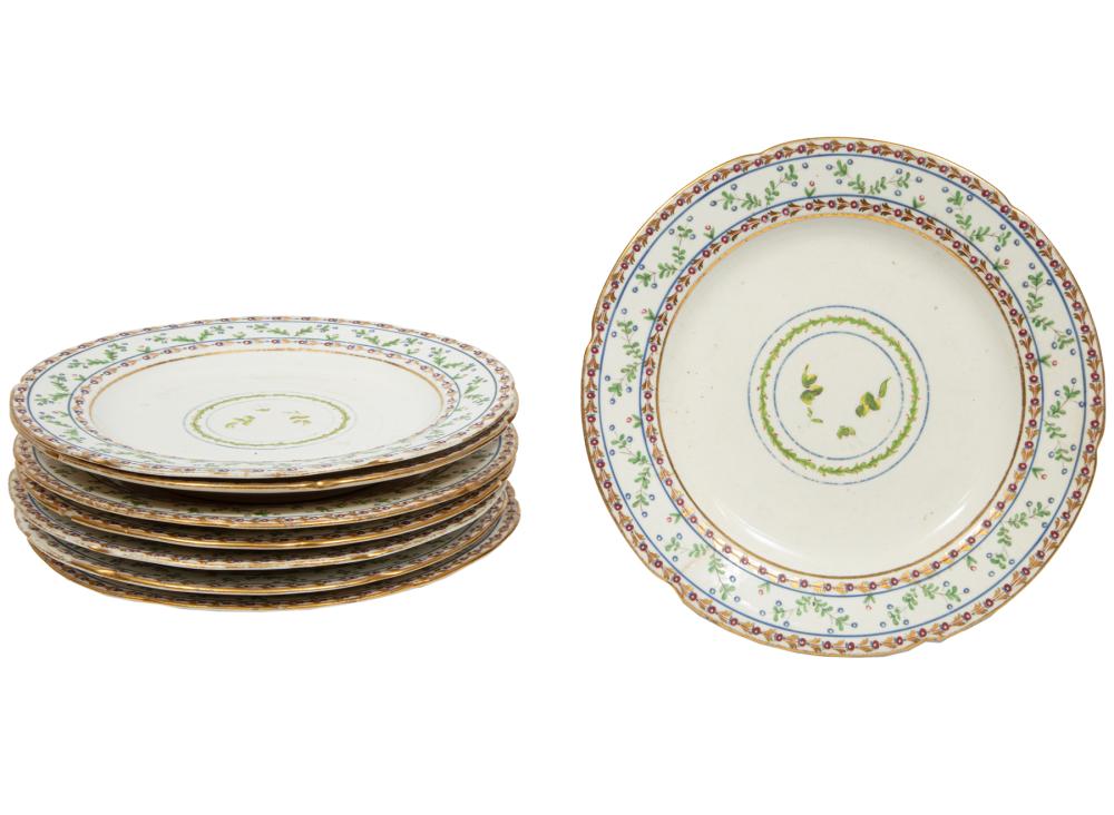 Eight Paris Porcelain Dinner Plates