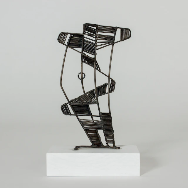 “Kadrilj” sculpture by Fred Leyman