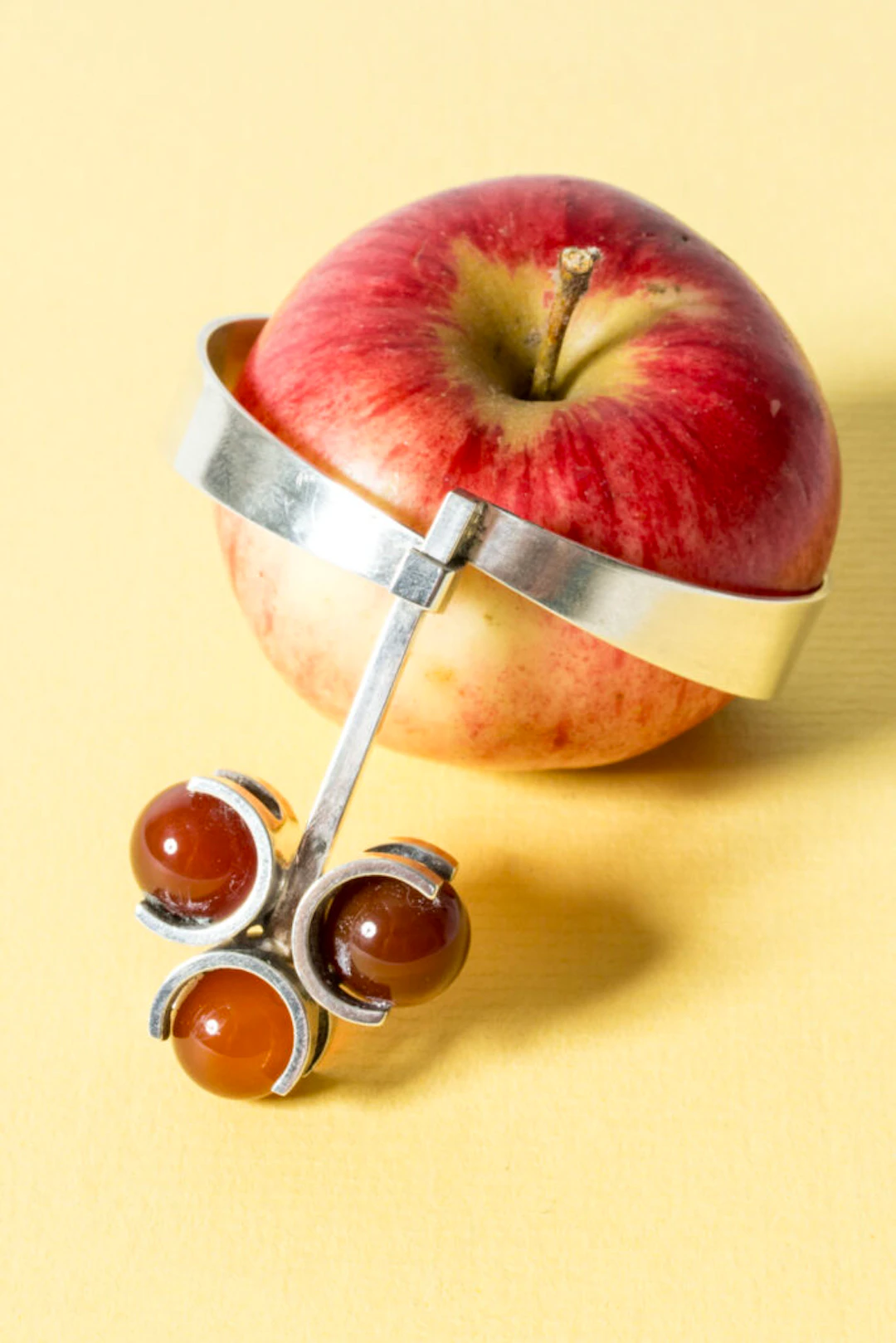 Modernist silver and carnelian bracelet by Elis Kauppi