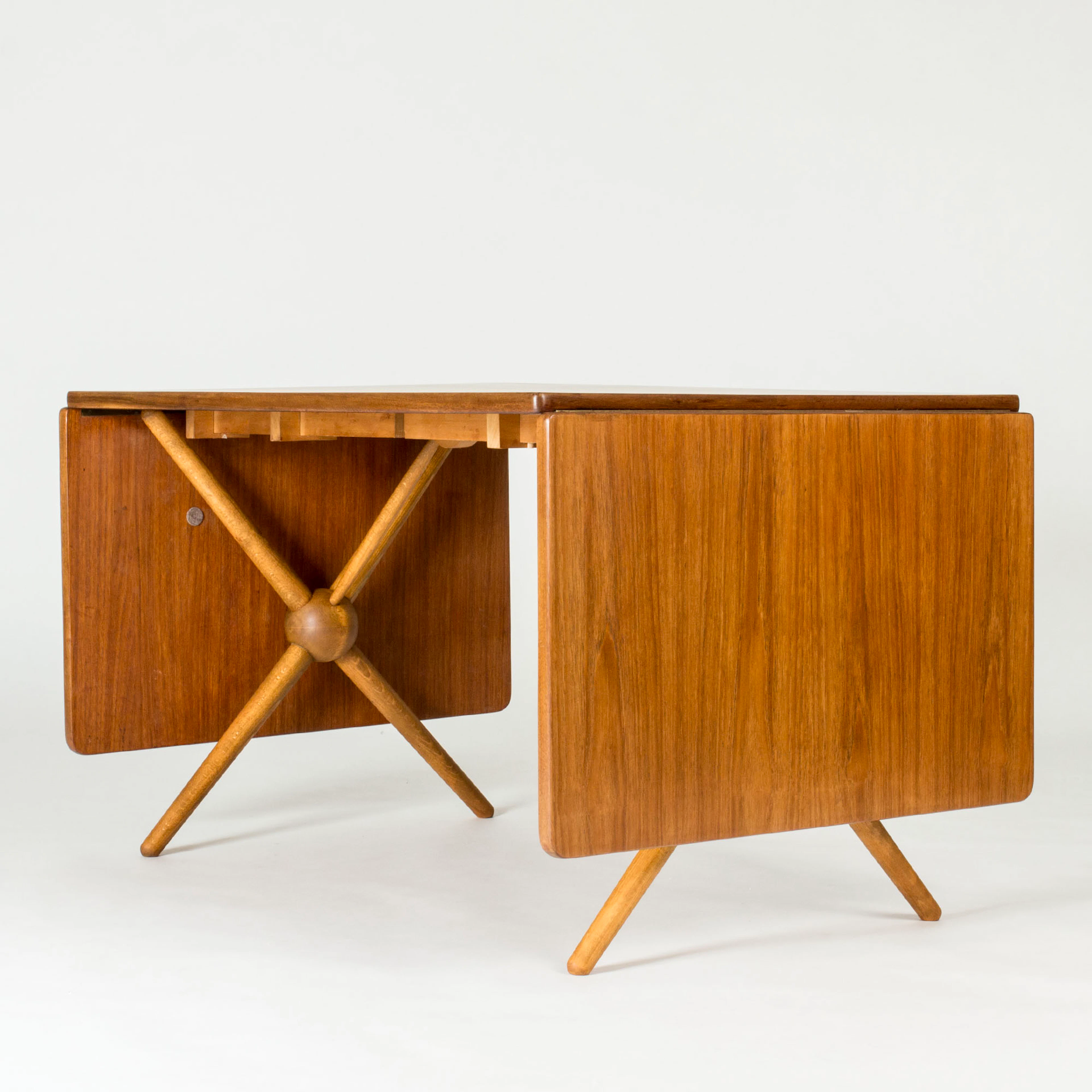 Vintage dining table from Næstved Møbelfabrik