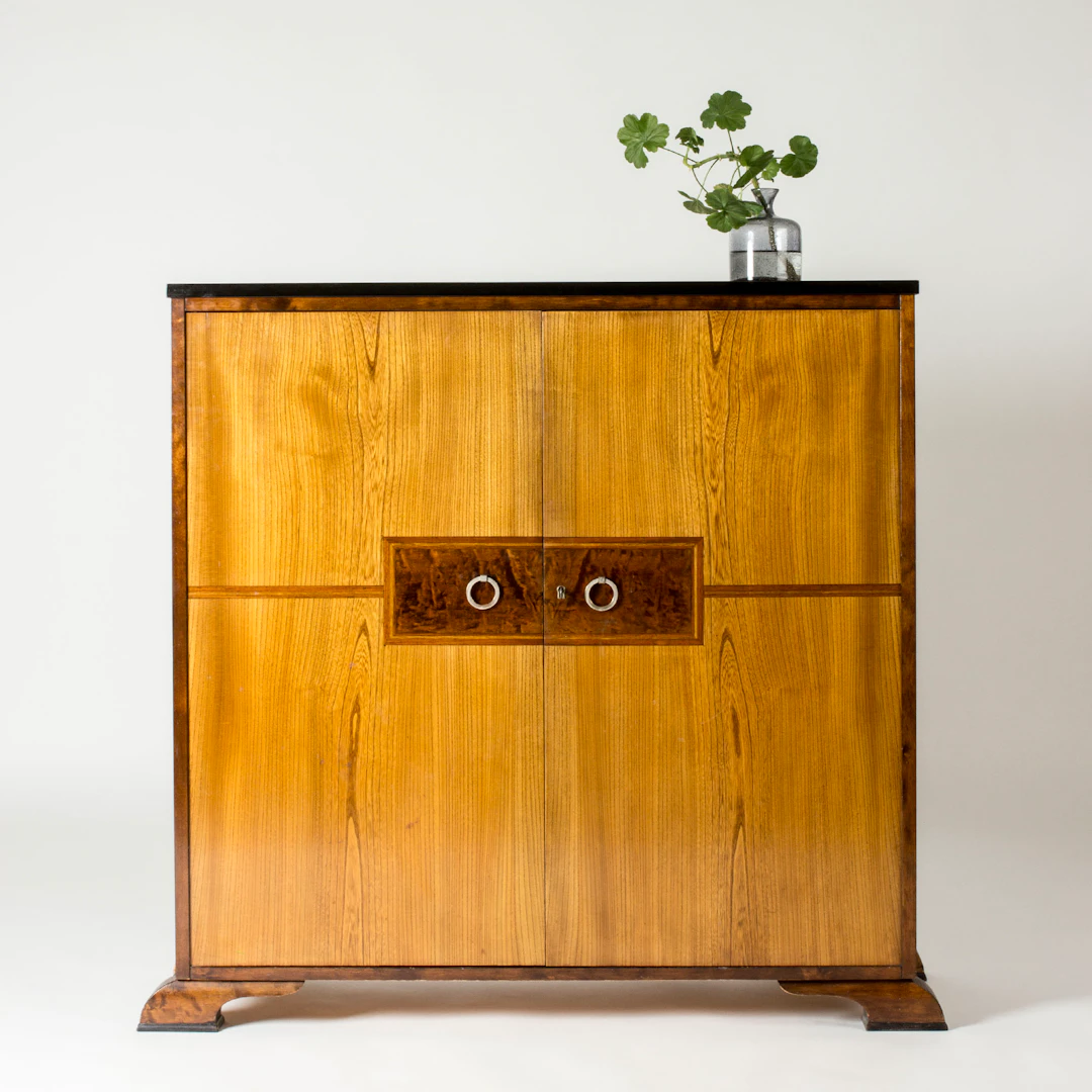 Swedish Grace Cabinet