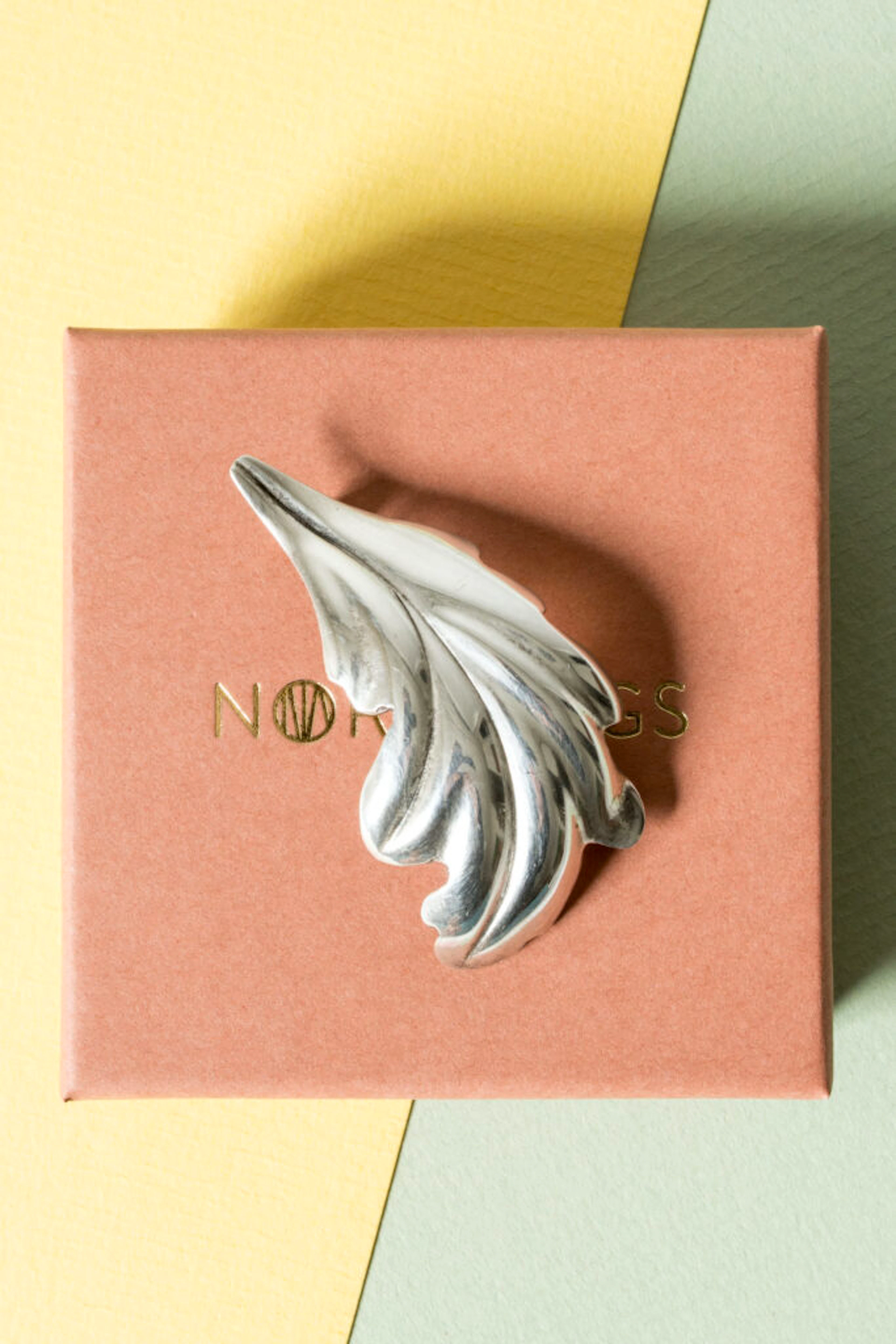 Modernist silver brooch from Kaplans