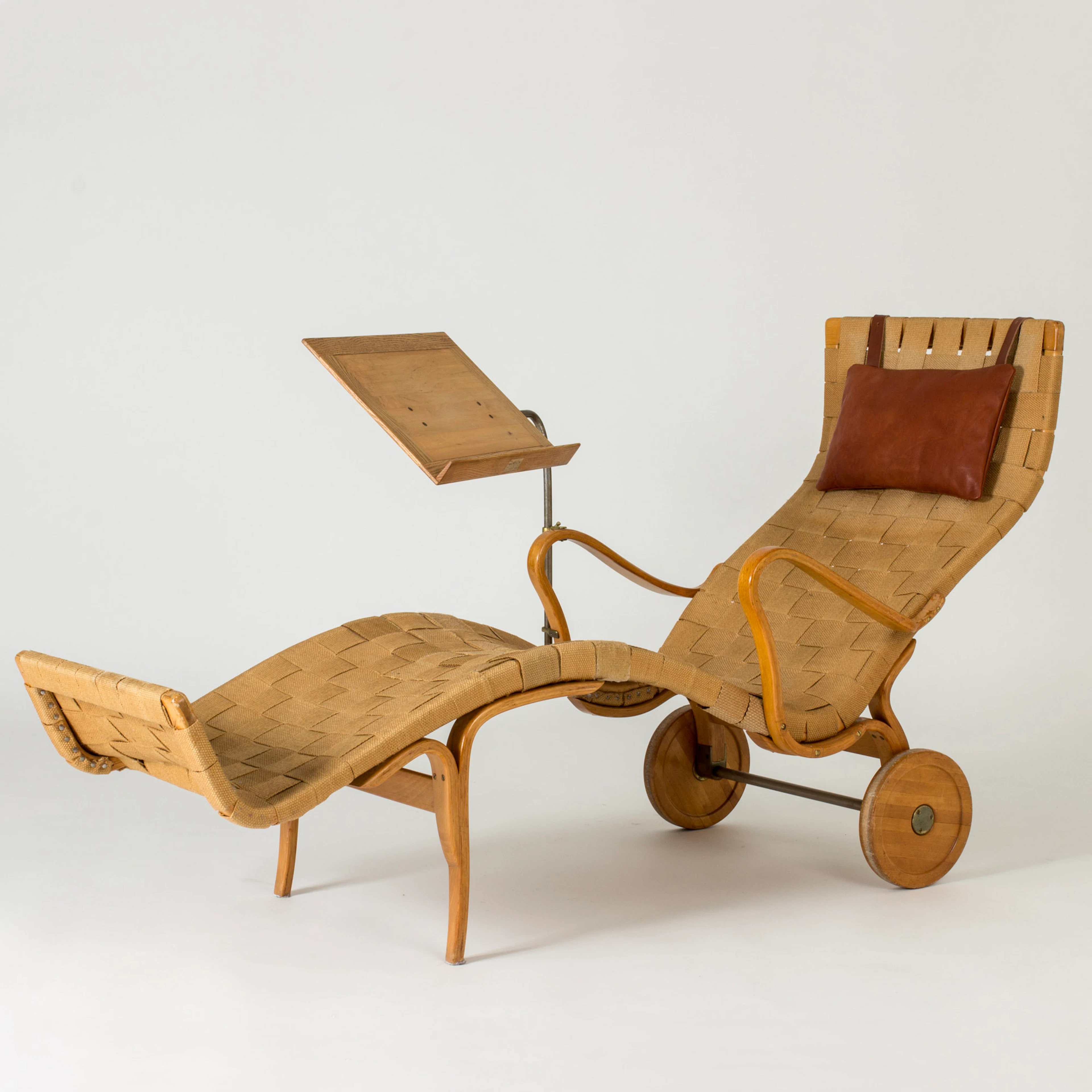 Vintage “Pernilla” Chaise Lounge by Bruno Mathsson