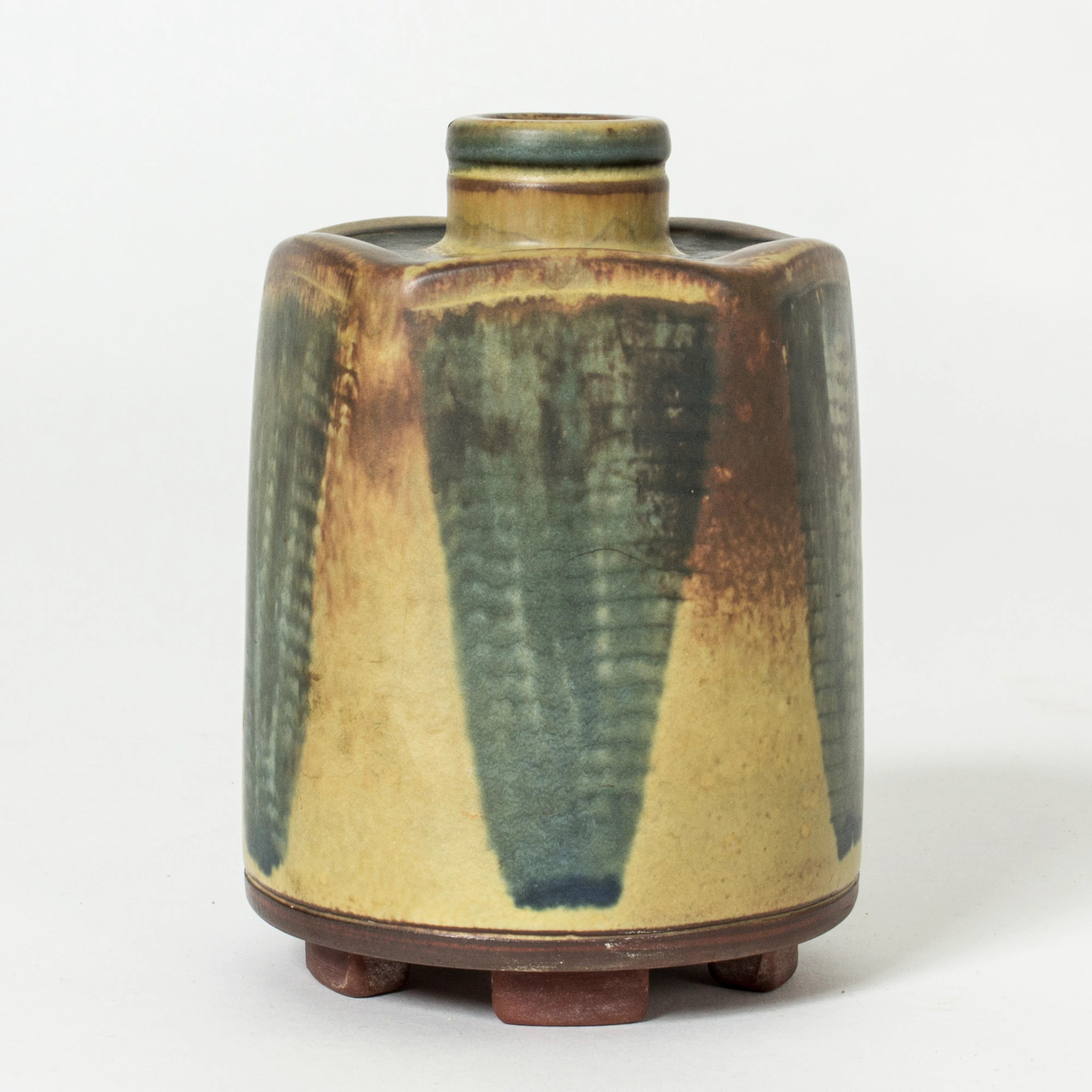 “Farsta” vase by Wilhelm Kåge