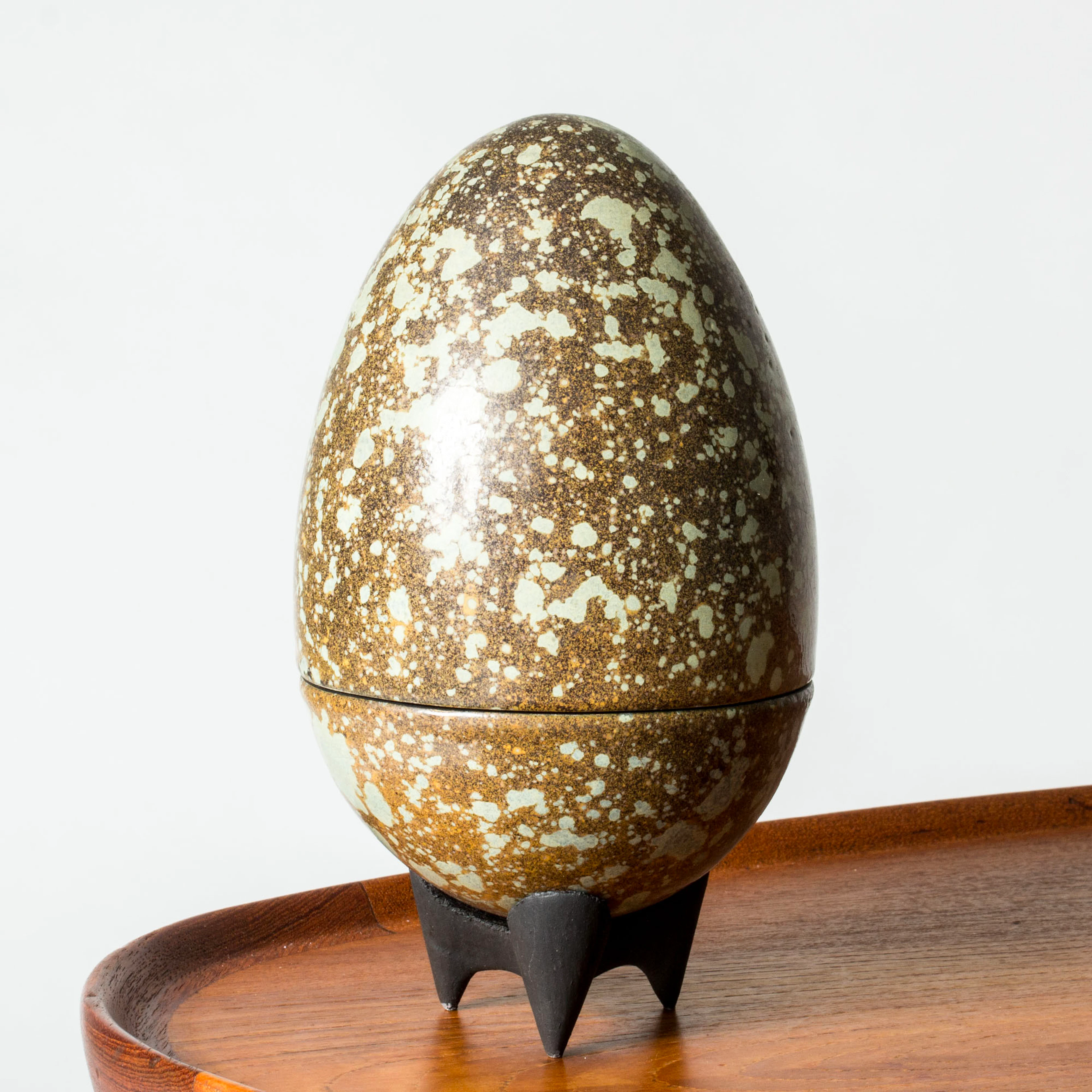 Lidded faience egg by Hans Hedberg