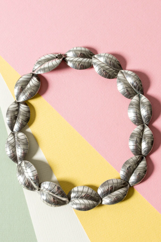Midcentury Silver leaves collier from Kaplans