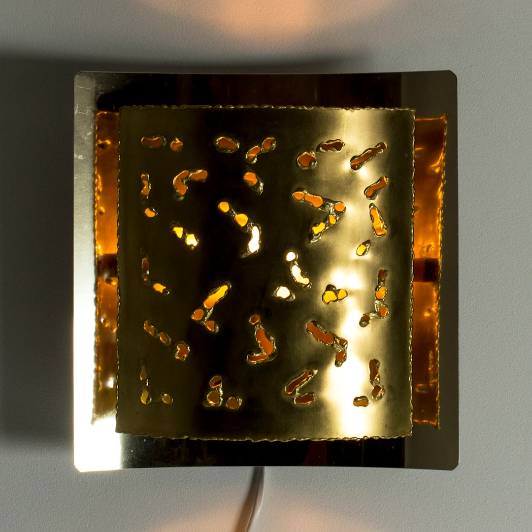 Brass wall lamp from Boréns